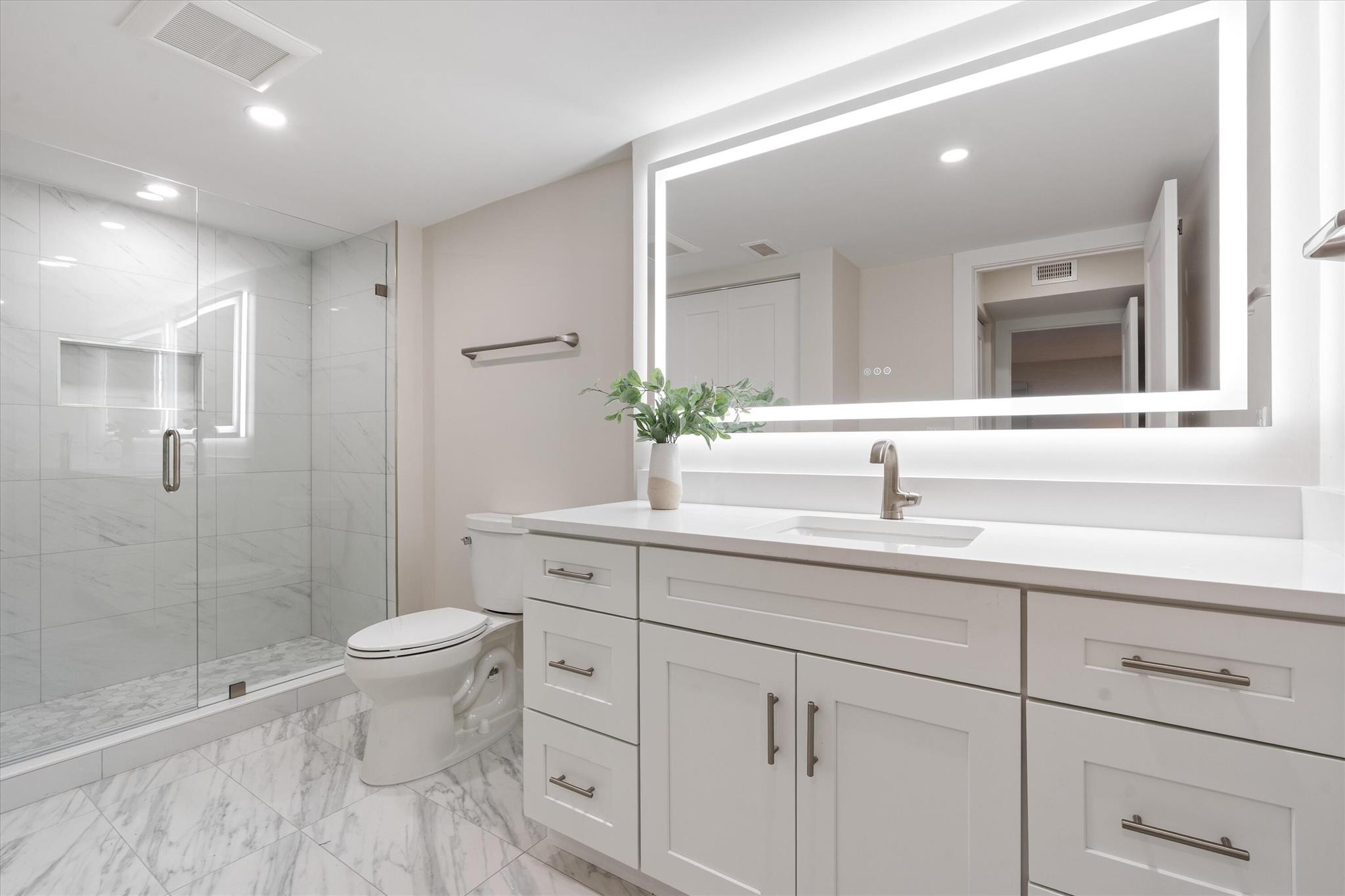 48 Stratford Lane W C