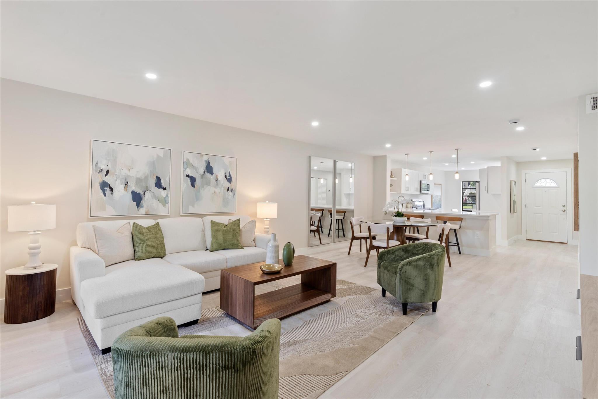 48 Stratford Lane W C