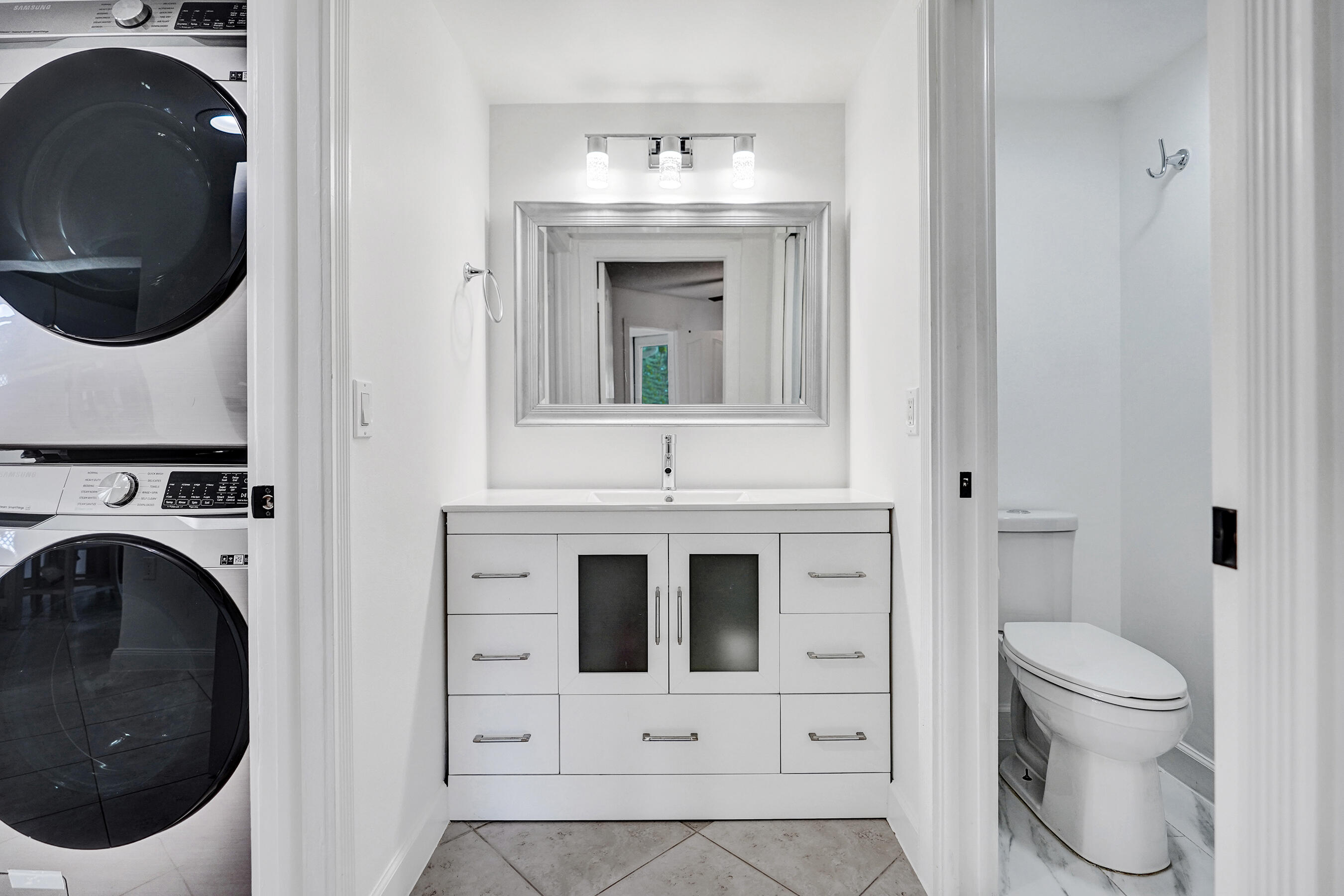 2401 Amherst Court