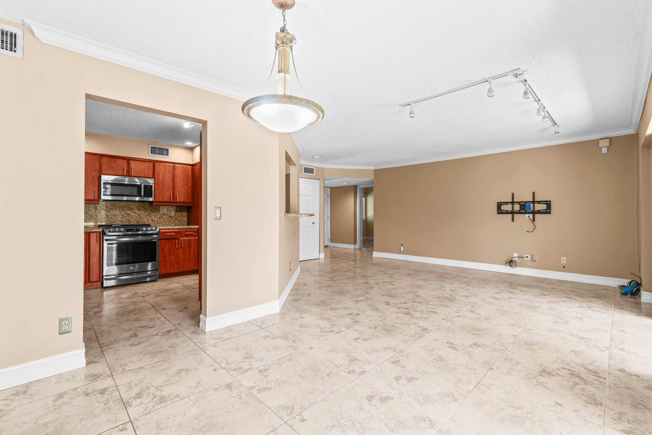 5750 Coach House Circle C