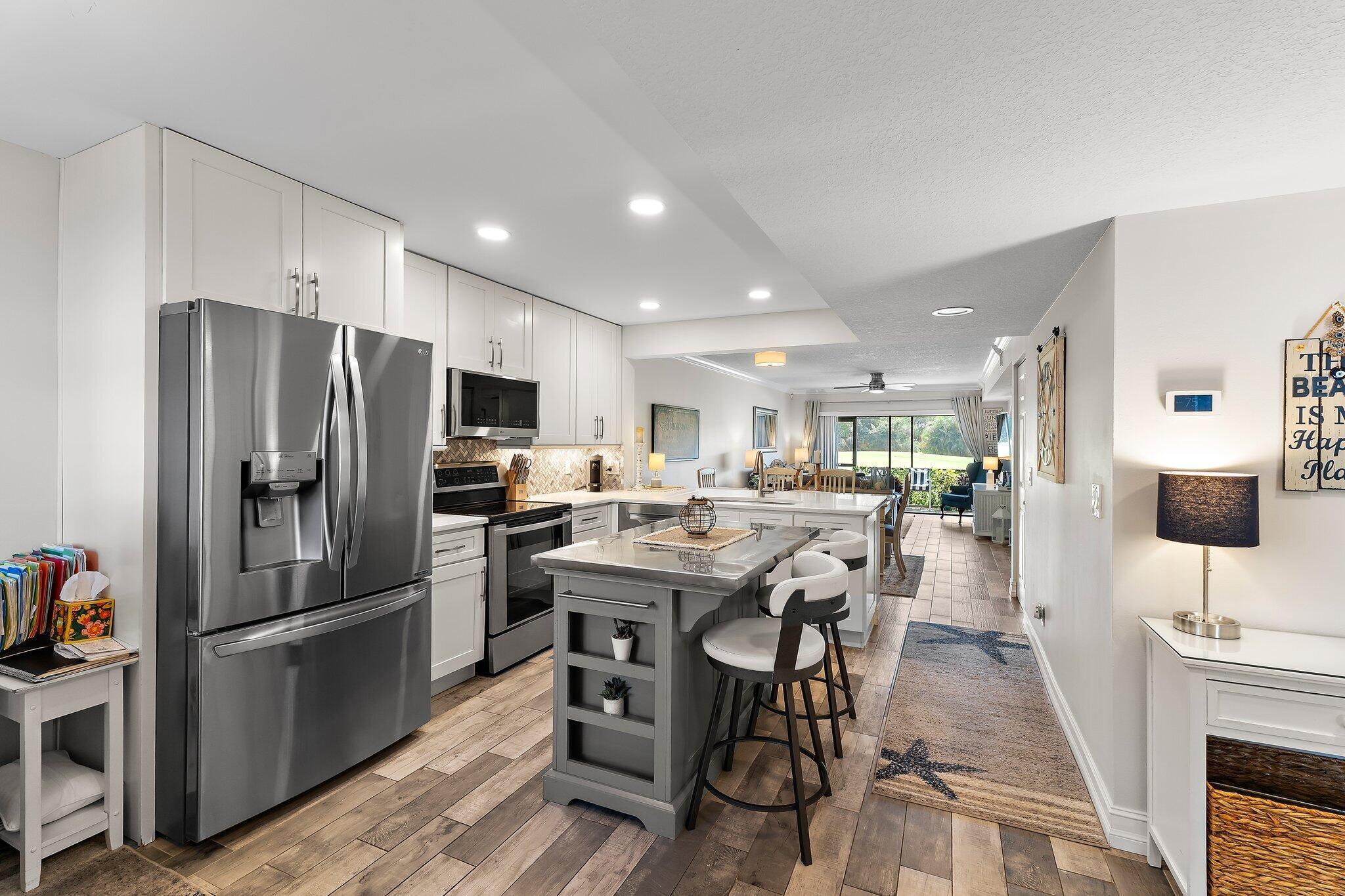 1201 Pinecrest Circle B