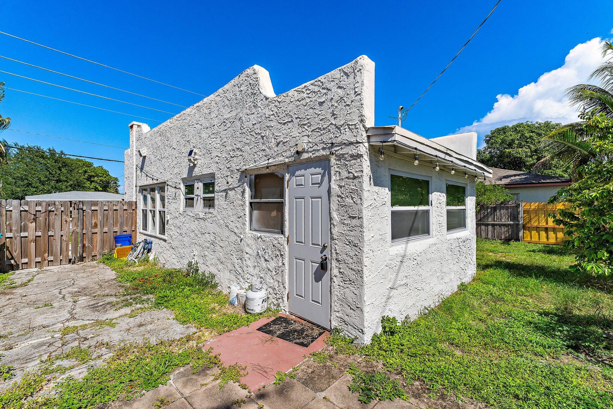 120 NW 4th Avenue