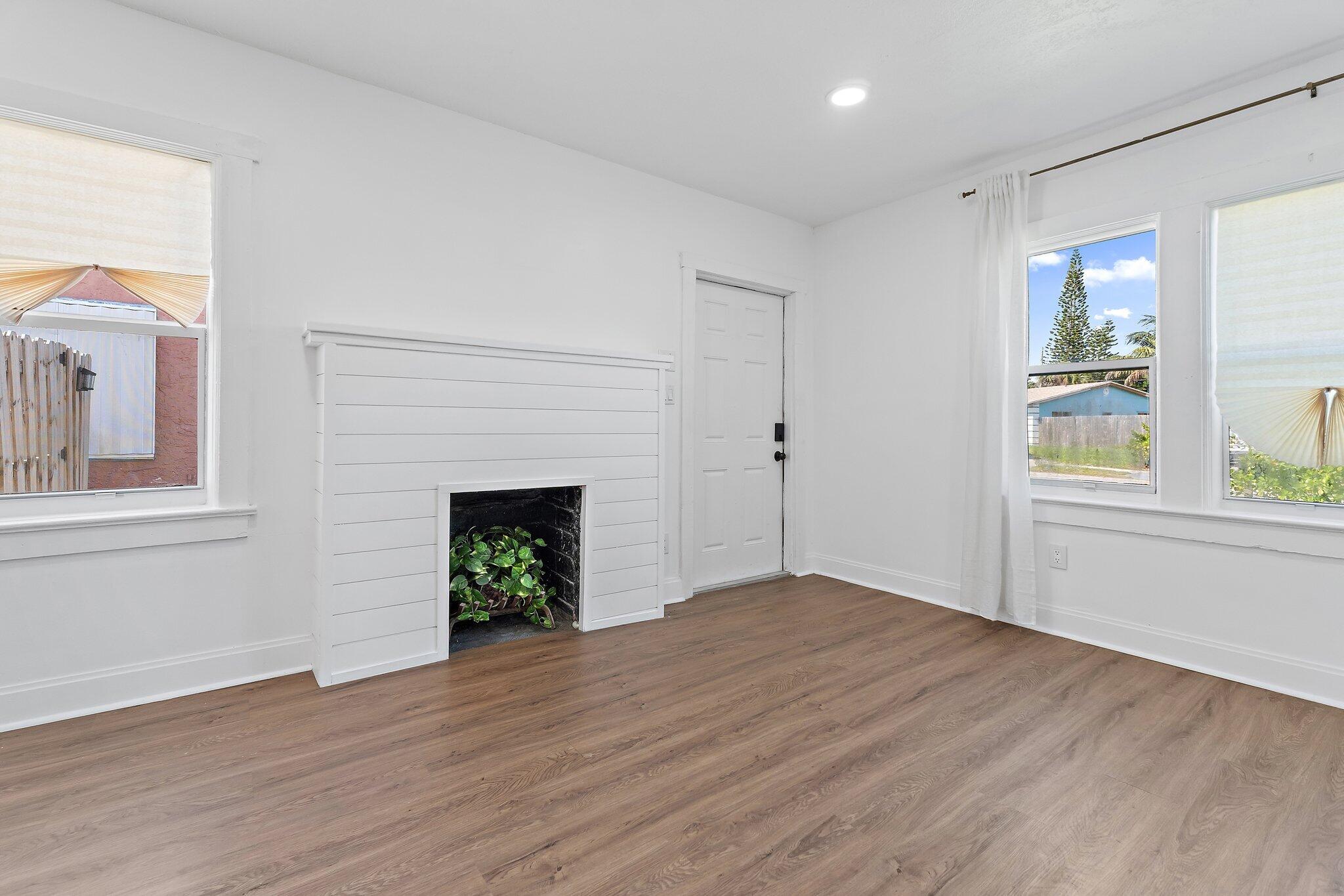 120 NW 4th Avenue