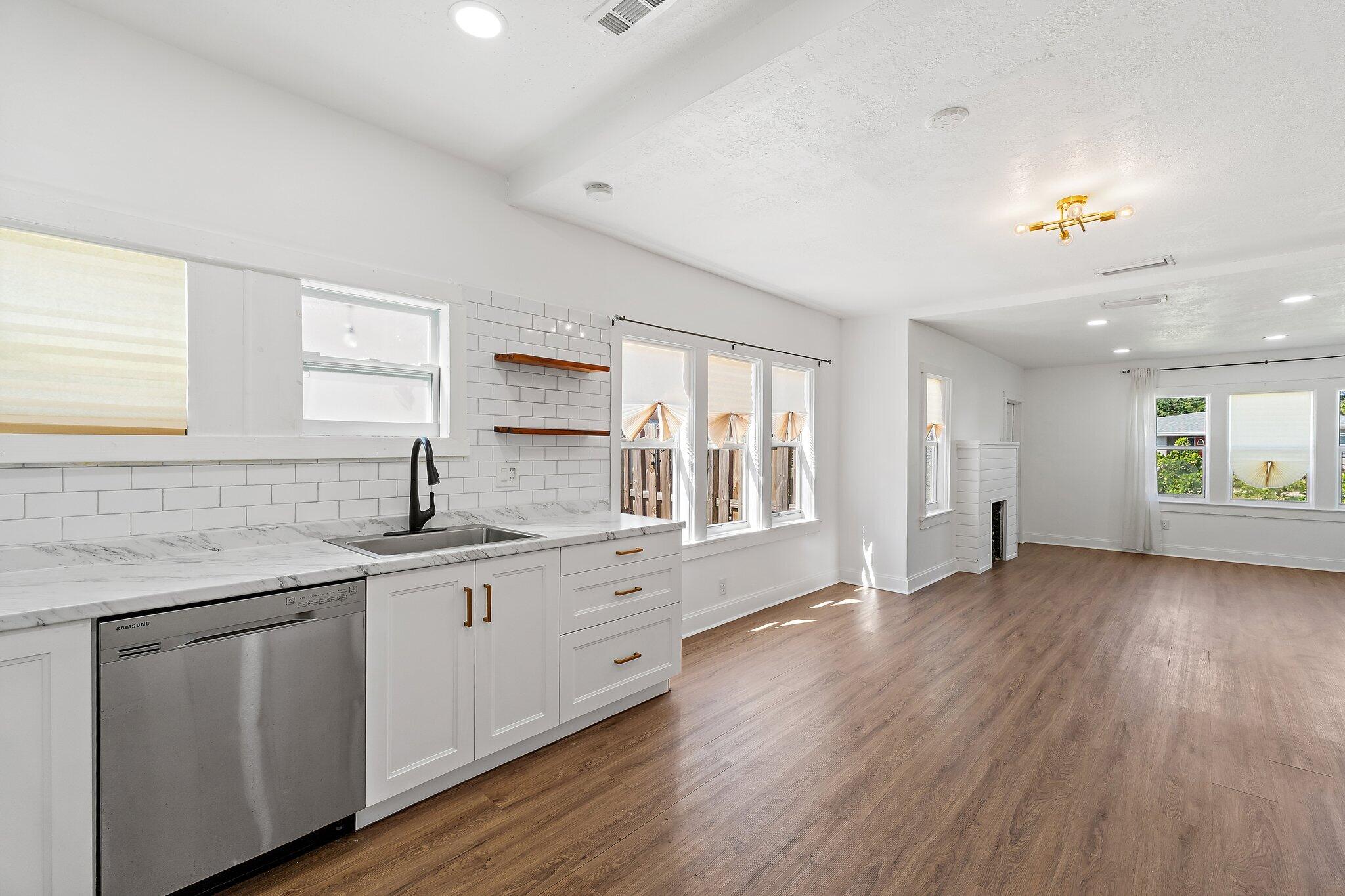 120 NW 4th Avenue