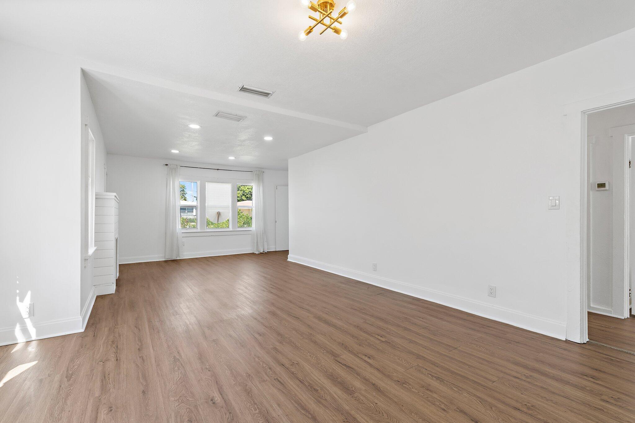 120 NW 4th Avenue
