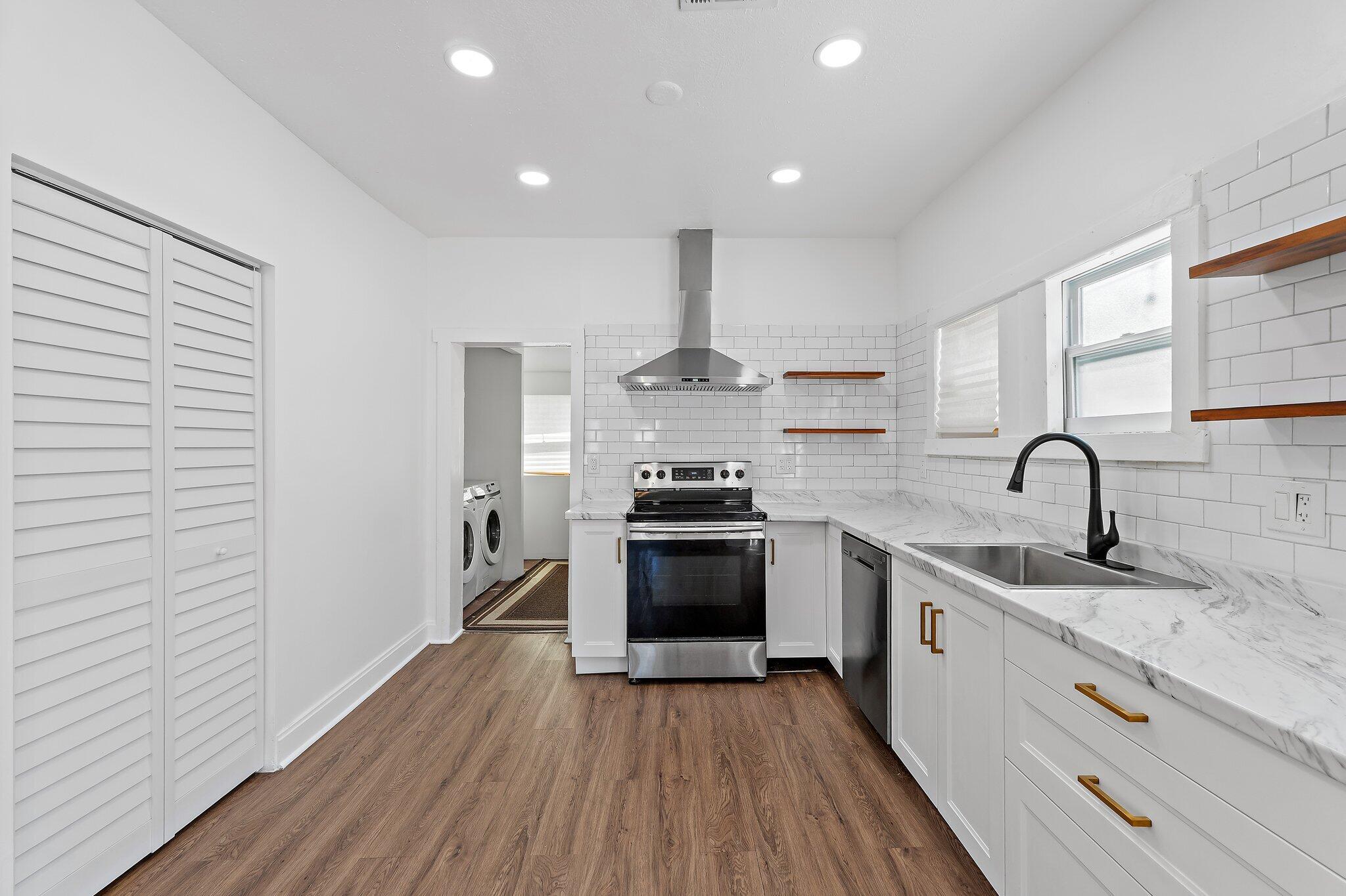 120 NW 4th Avenue