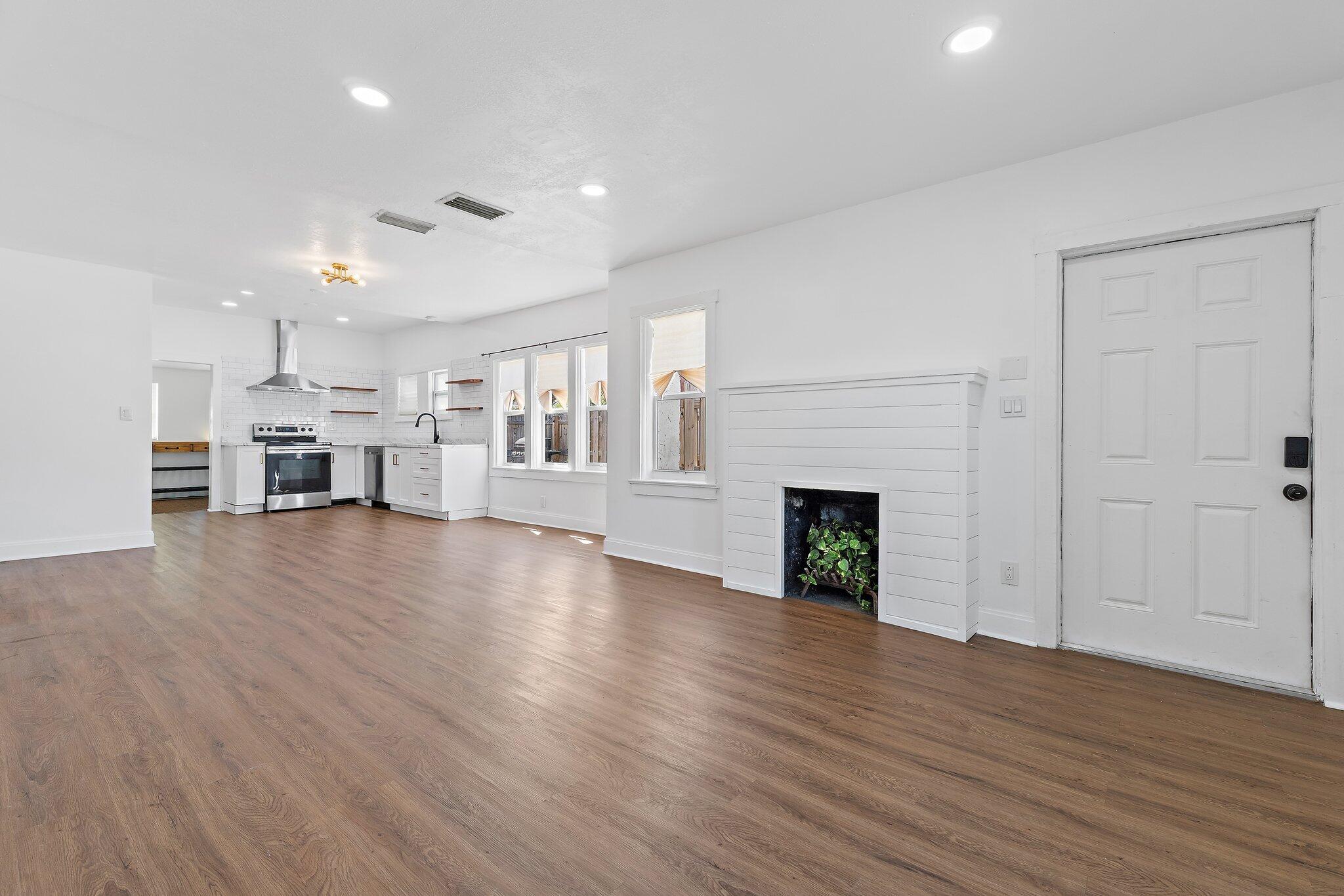 120 NW 4th Avenue