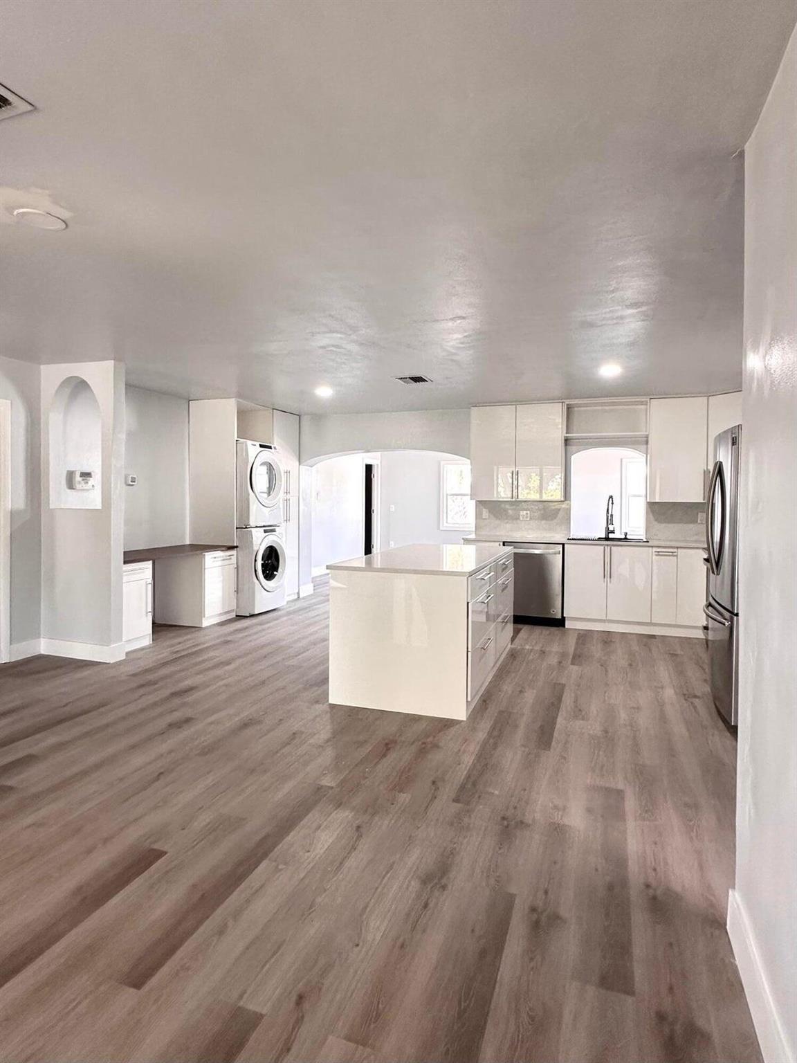 1455 NE Silver Maple Way