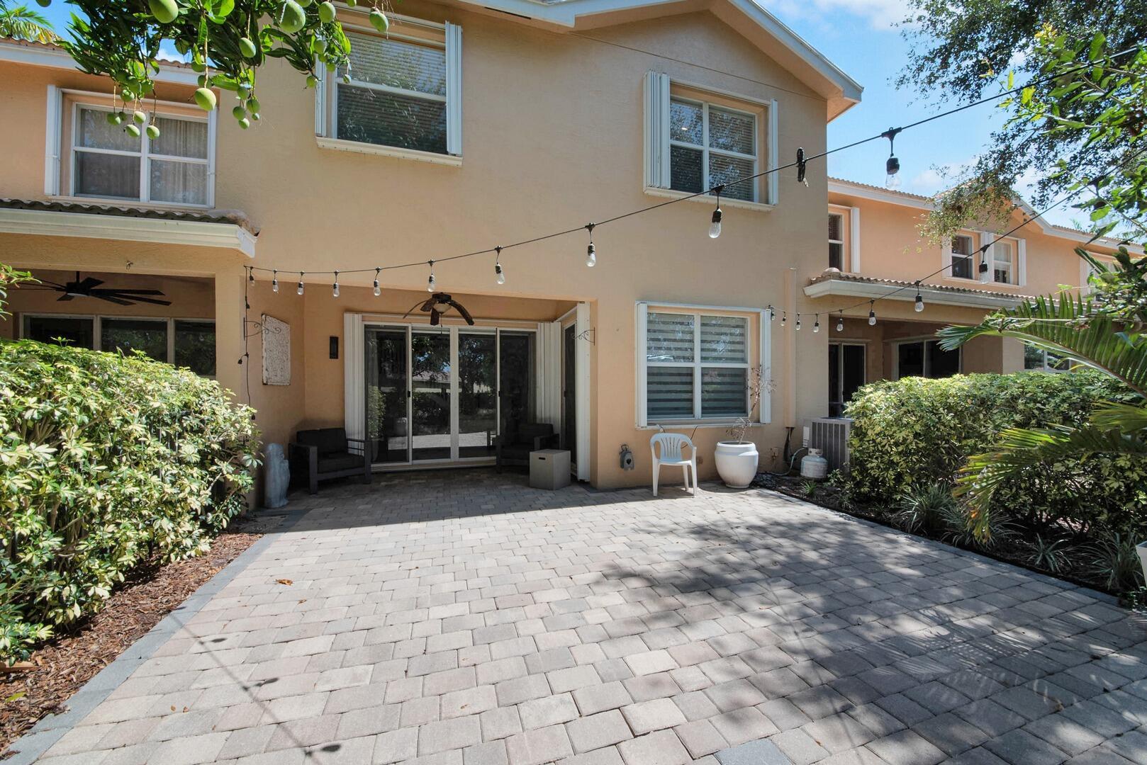 7673 Spatterdock Drive