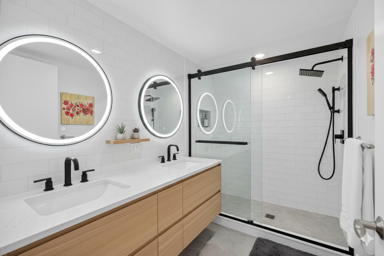 777 Bayshore Drive 1003