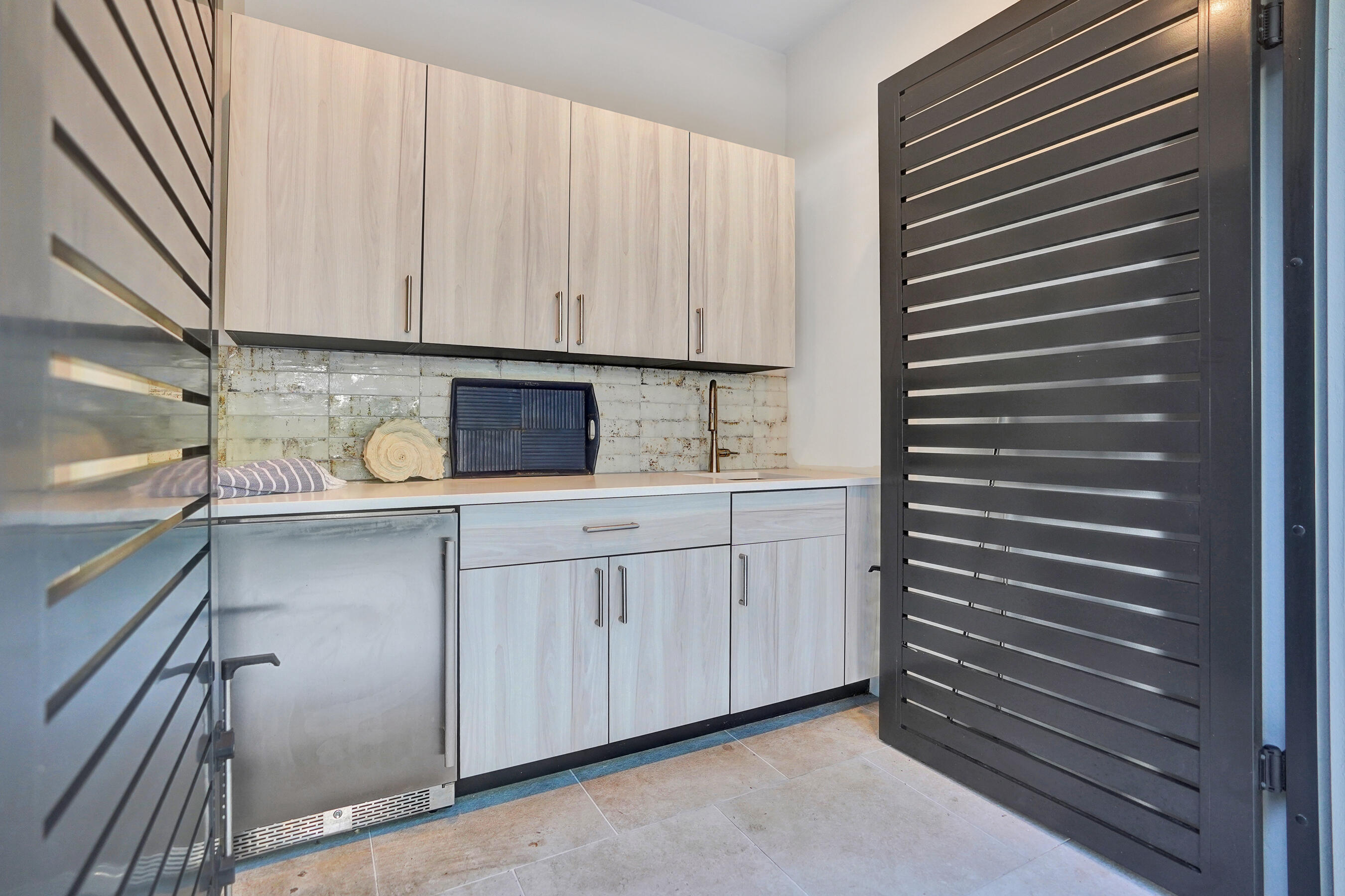 1177 George Bush Boulevard 208