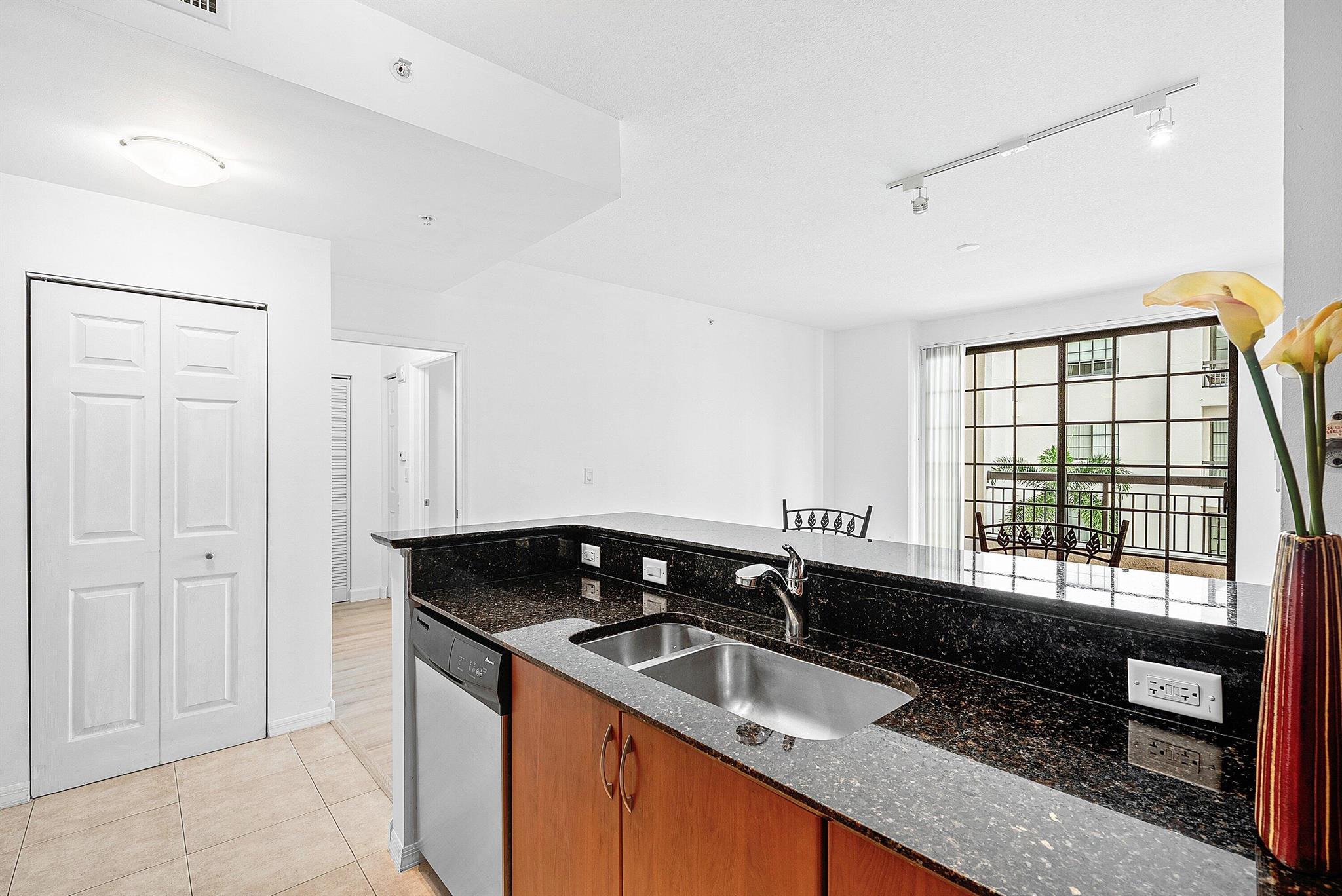 233 S Federal Highway 404