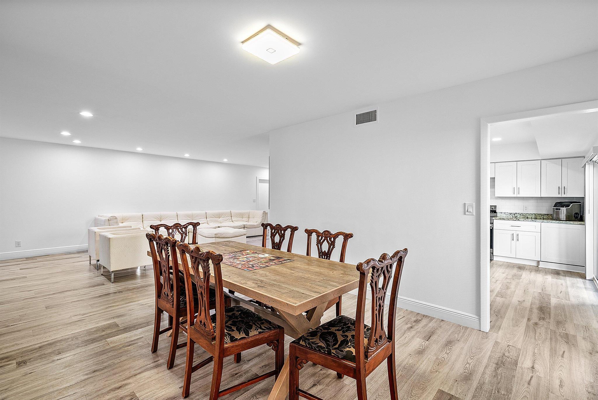 6165 Old Court Road 123