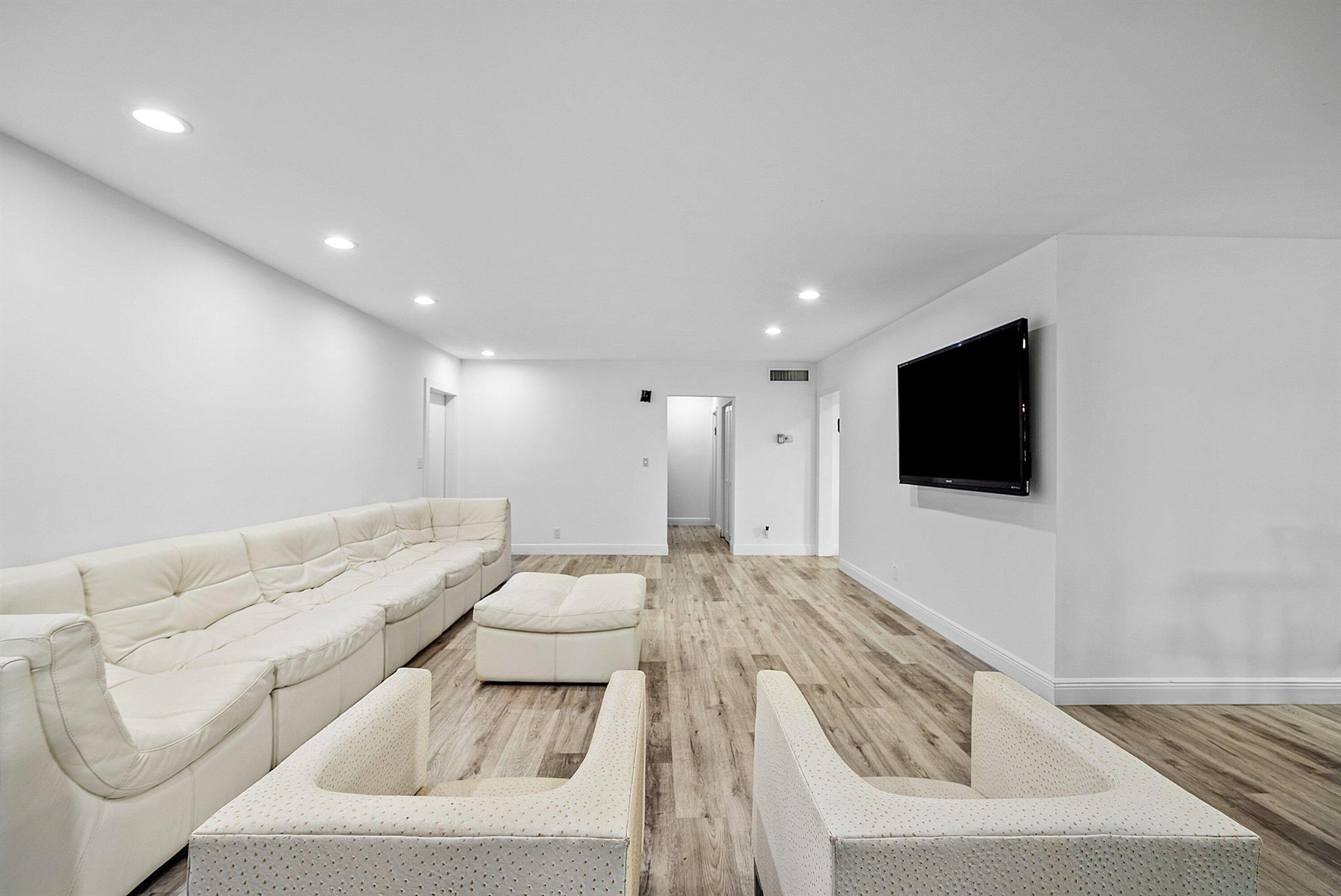 6165 Old Court Road 123