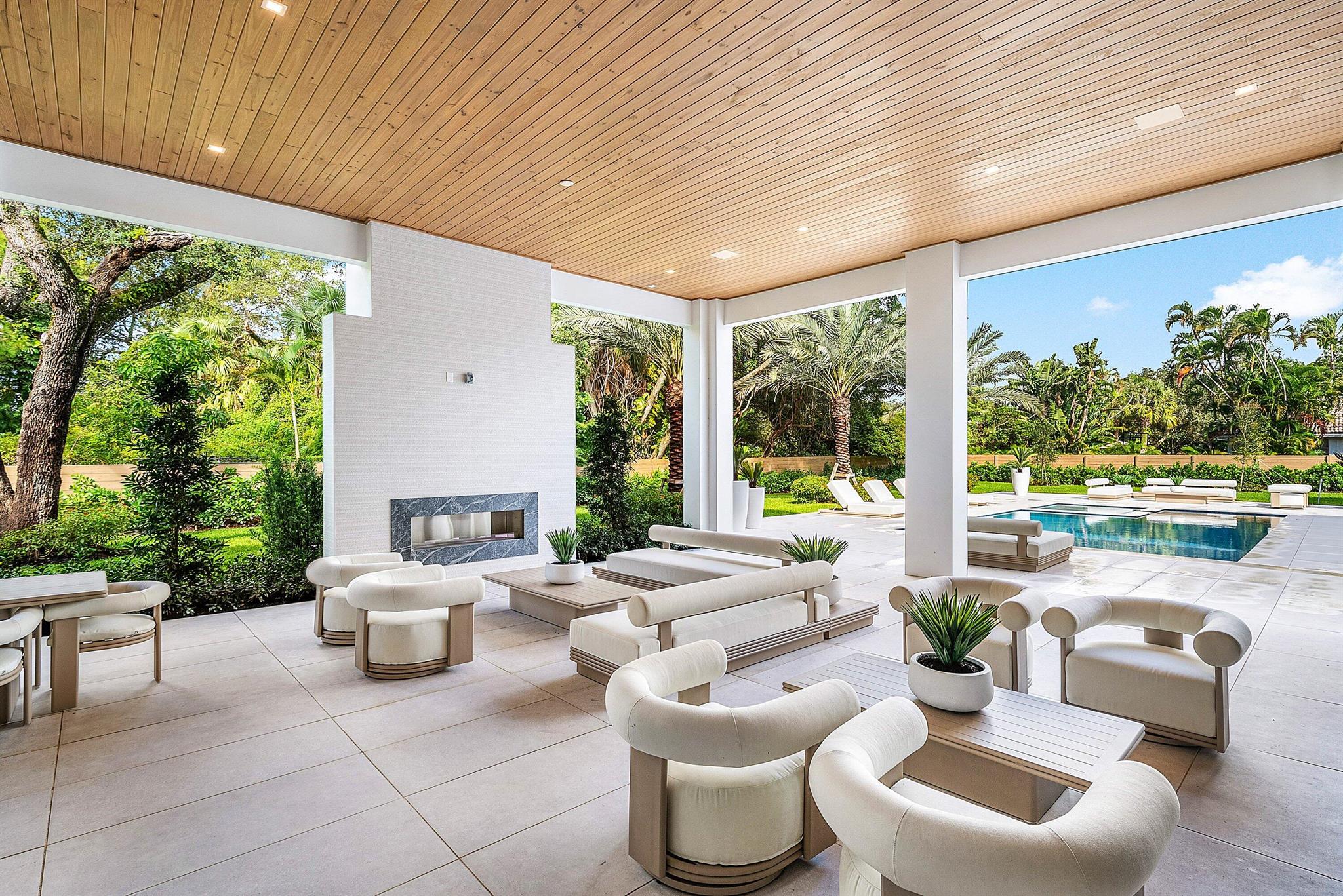 16484 Bridlewood Circle