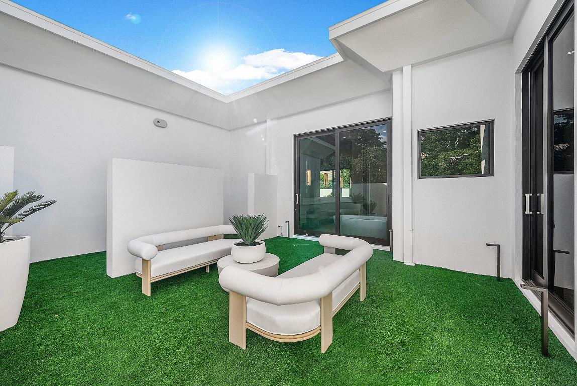 16484 Bridlewood Circle