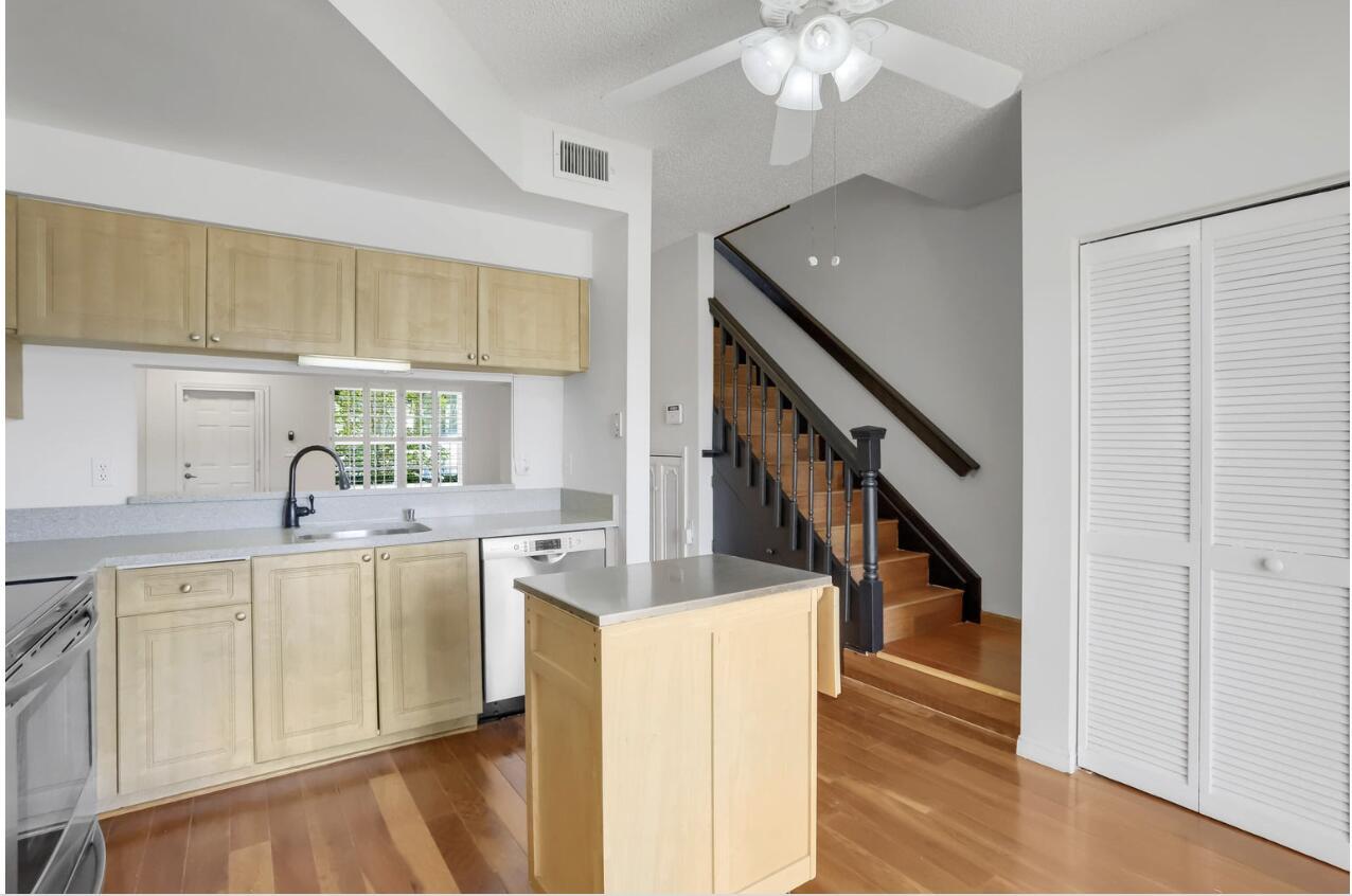 1061 Kokomo Key Lane