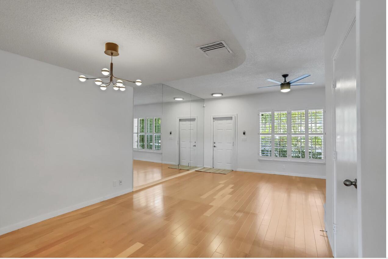 1061 Kokomo Key Lane