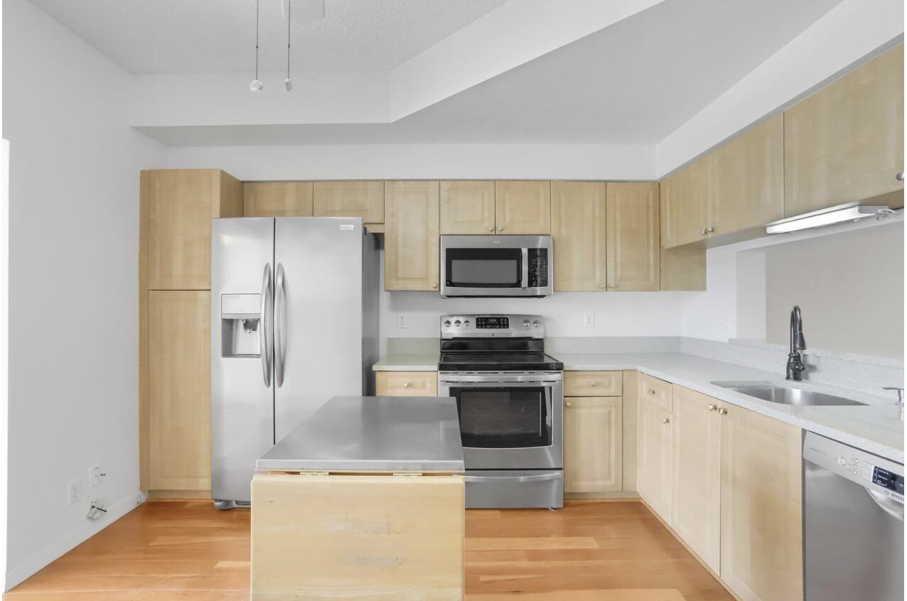 1061 Kokomo Key Lane