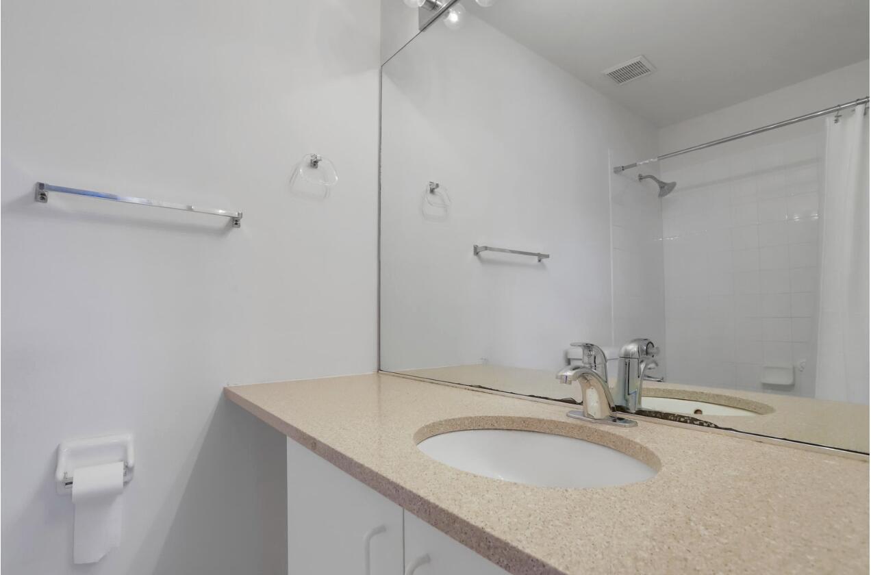 1061 Kokomo Key Lane