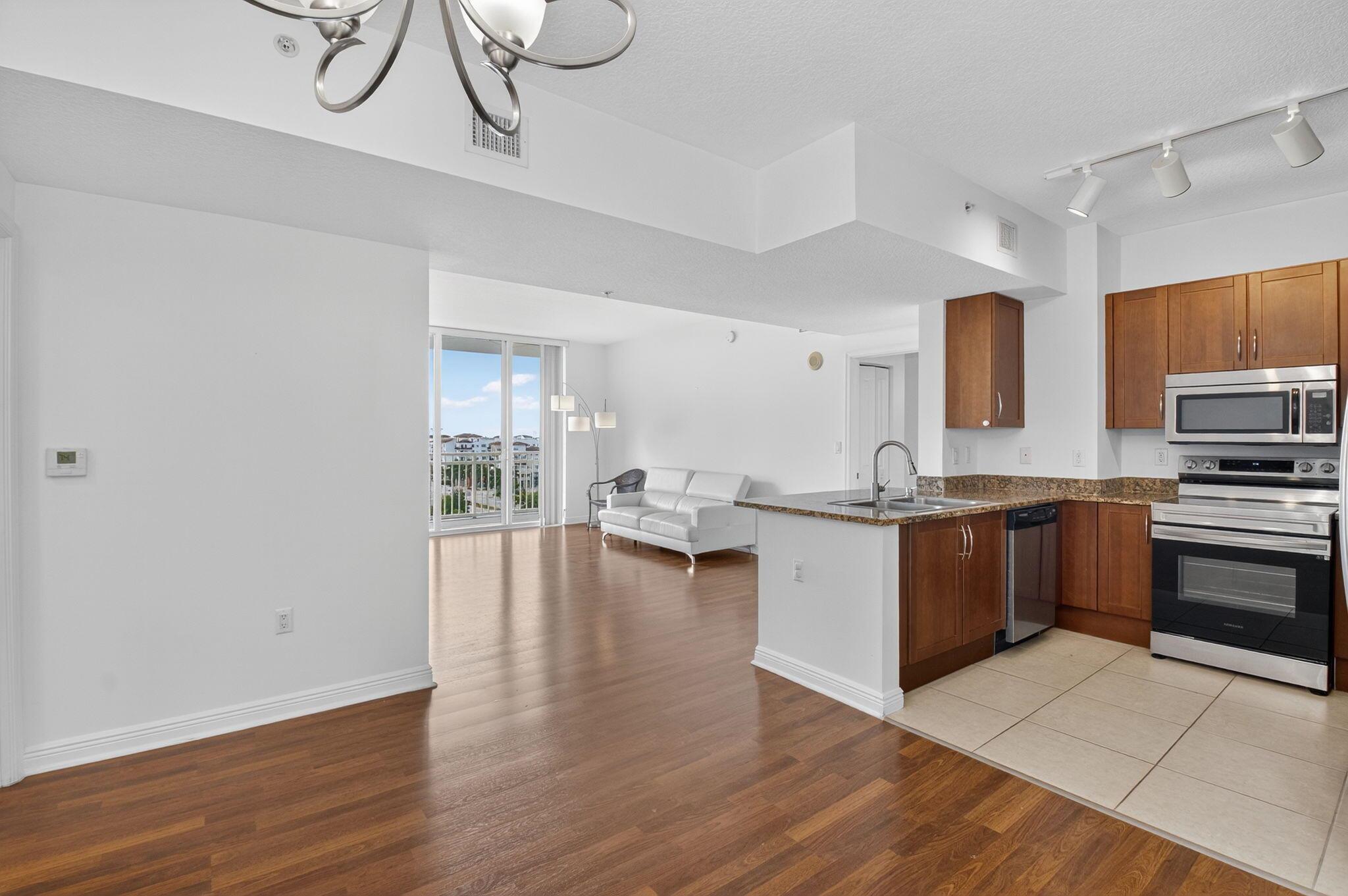 350 N Federal Highway 714