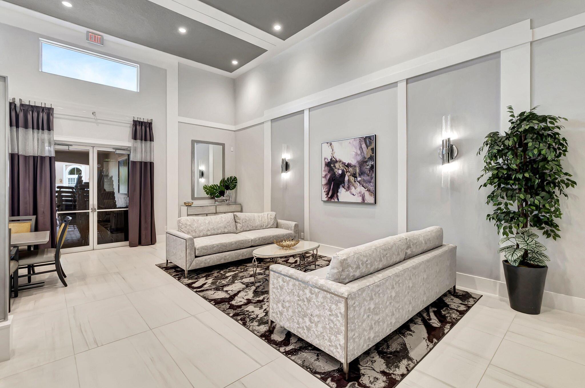 6032 Rossmoor Lakes Court