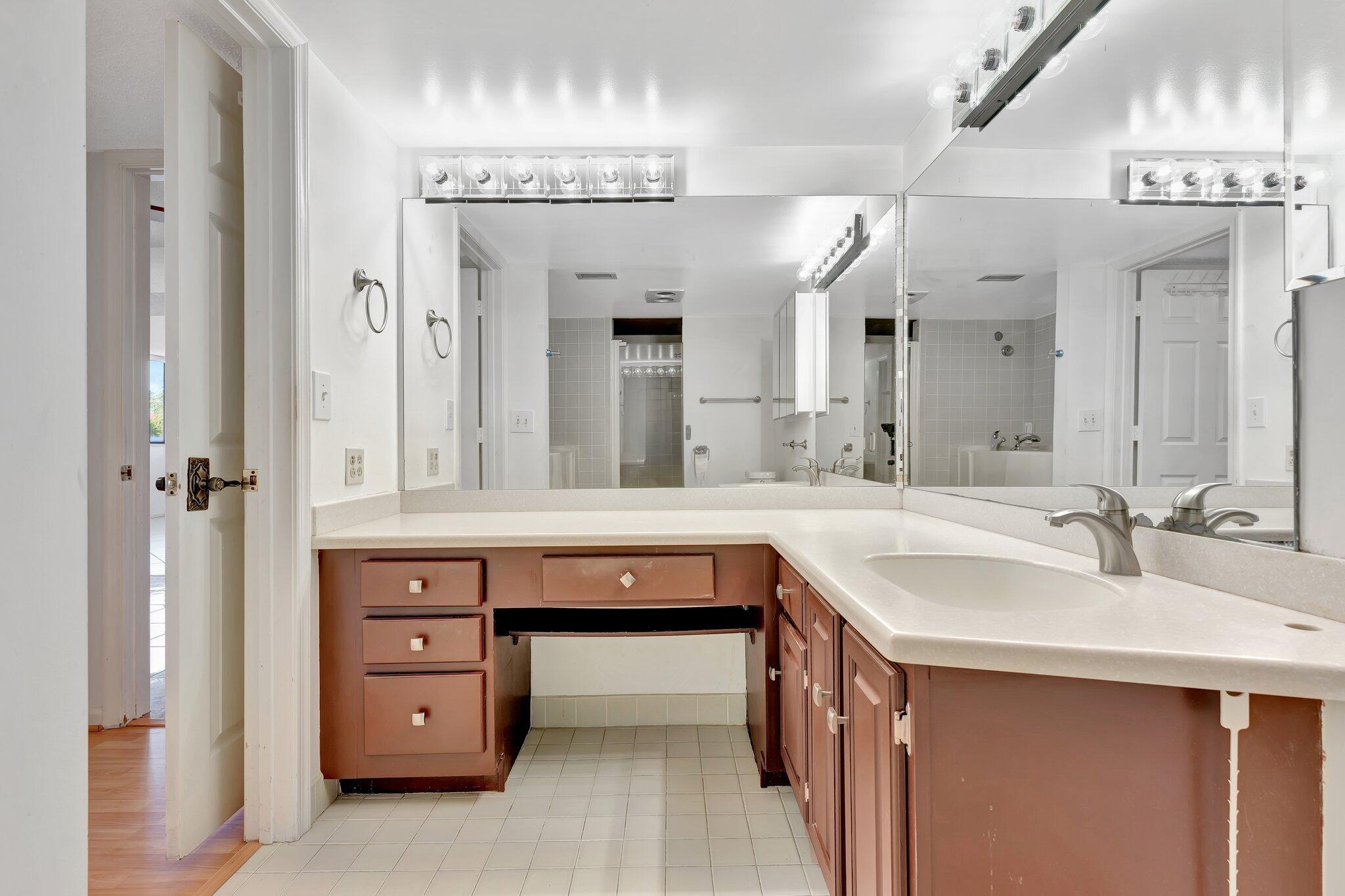 800 Jeffery 202 Street 202