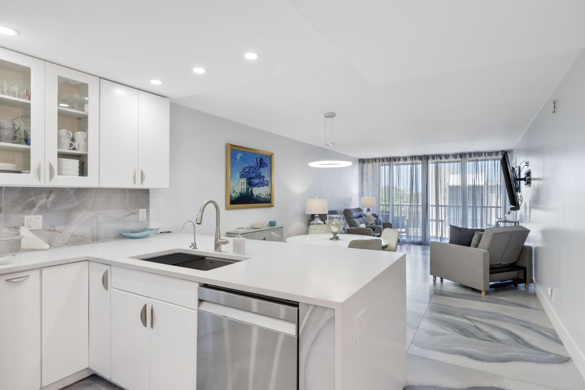 12 Royal Palm Way Unit 605