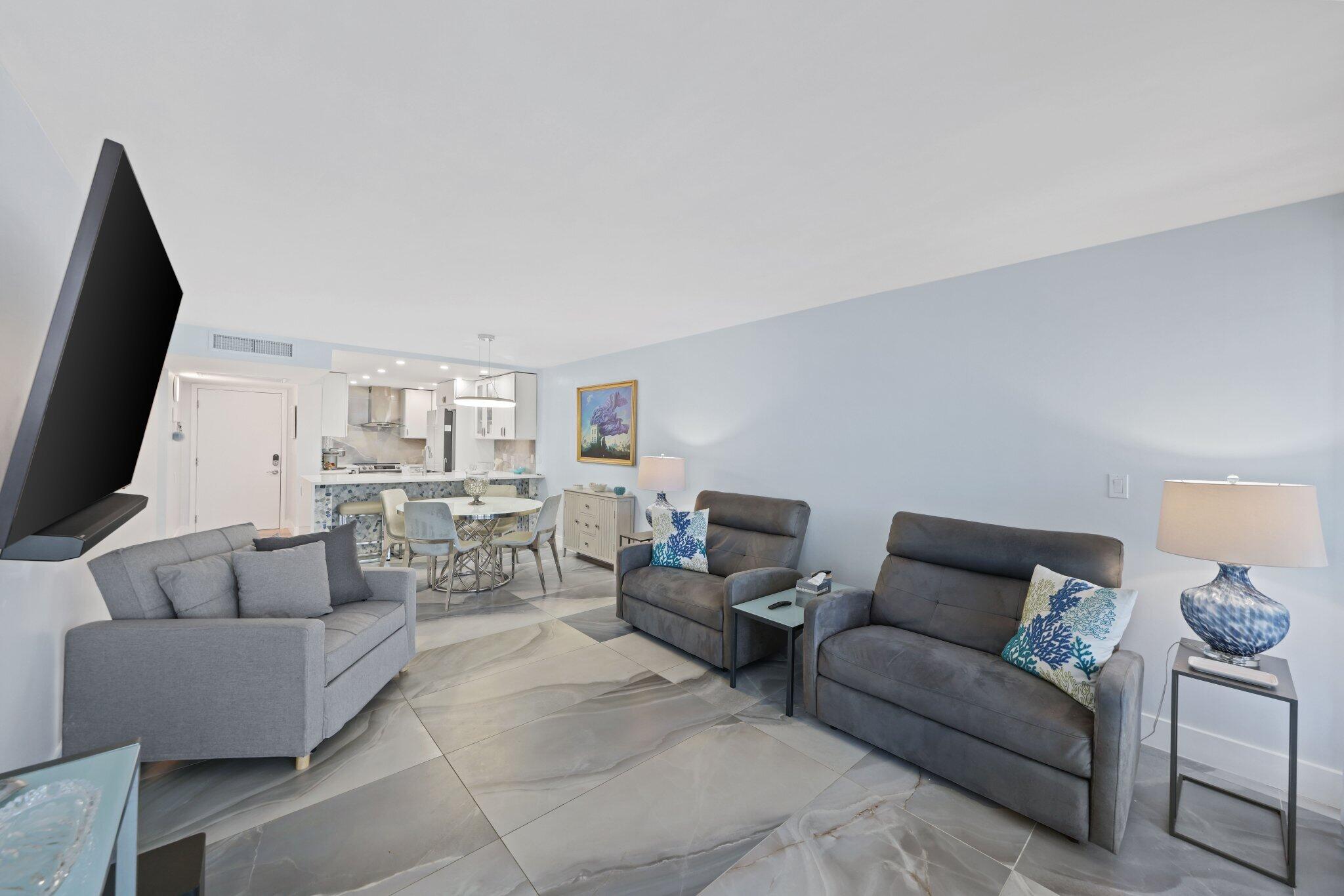 12 Royal Palm Way Unit 605