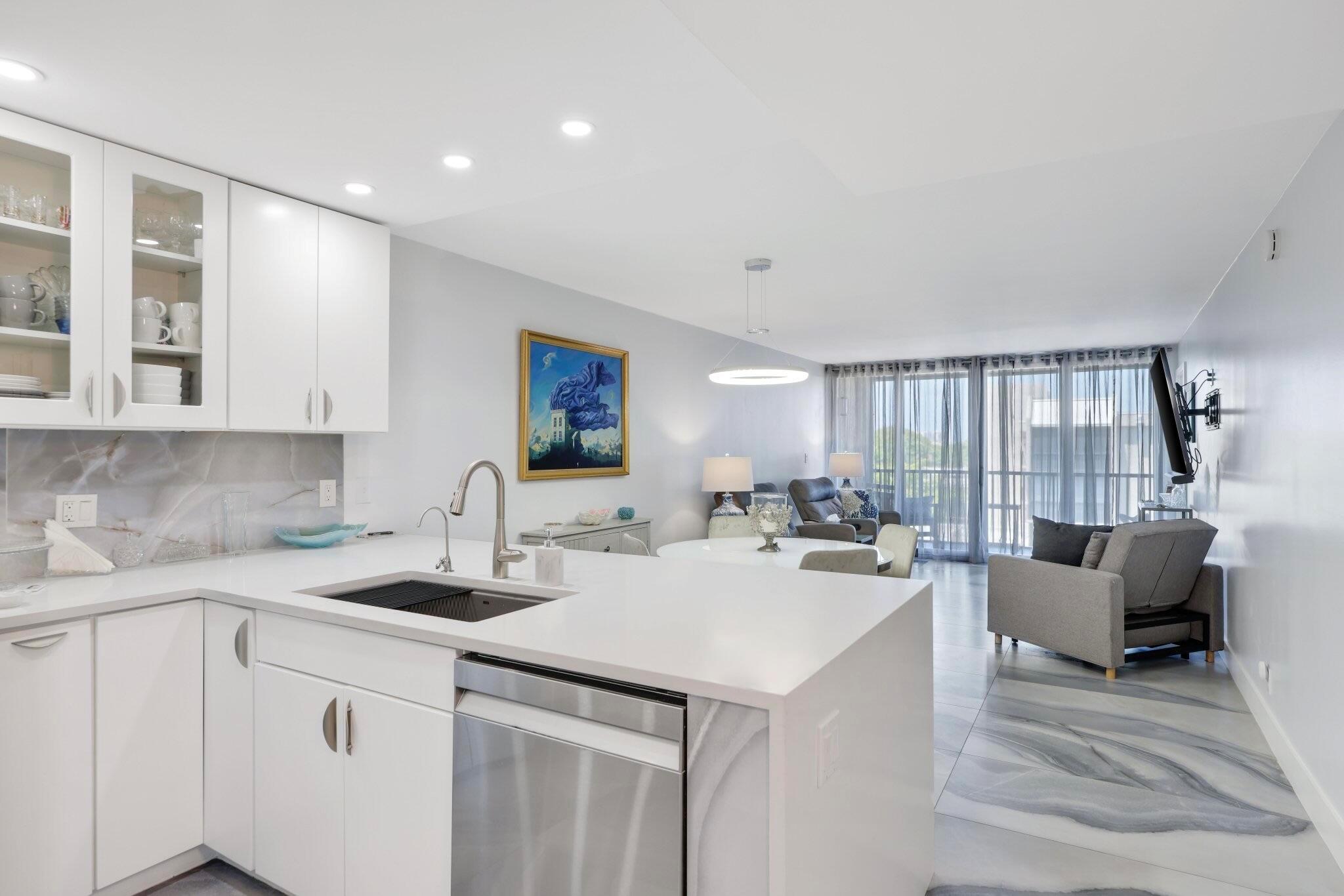 12 Royal Palm Way Unit 605