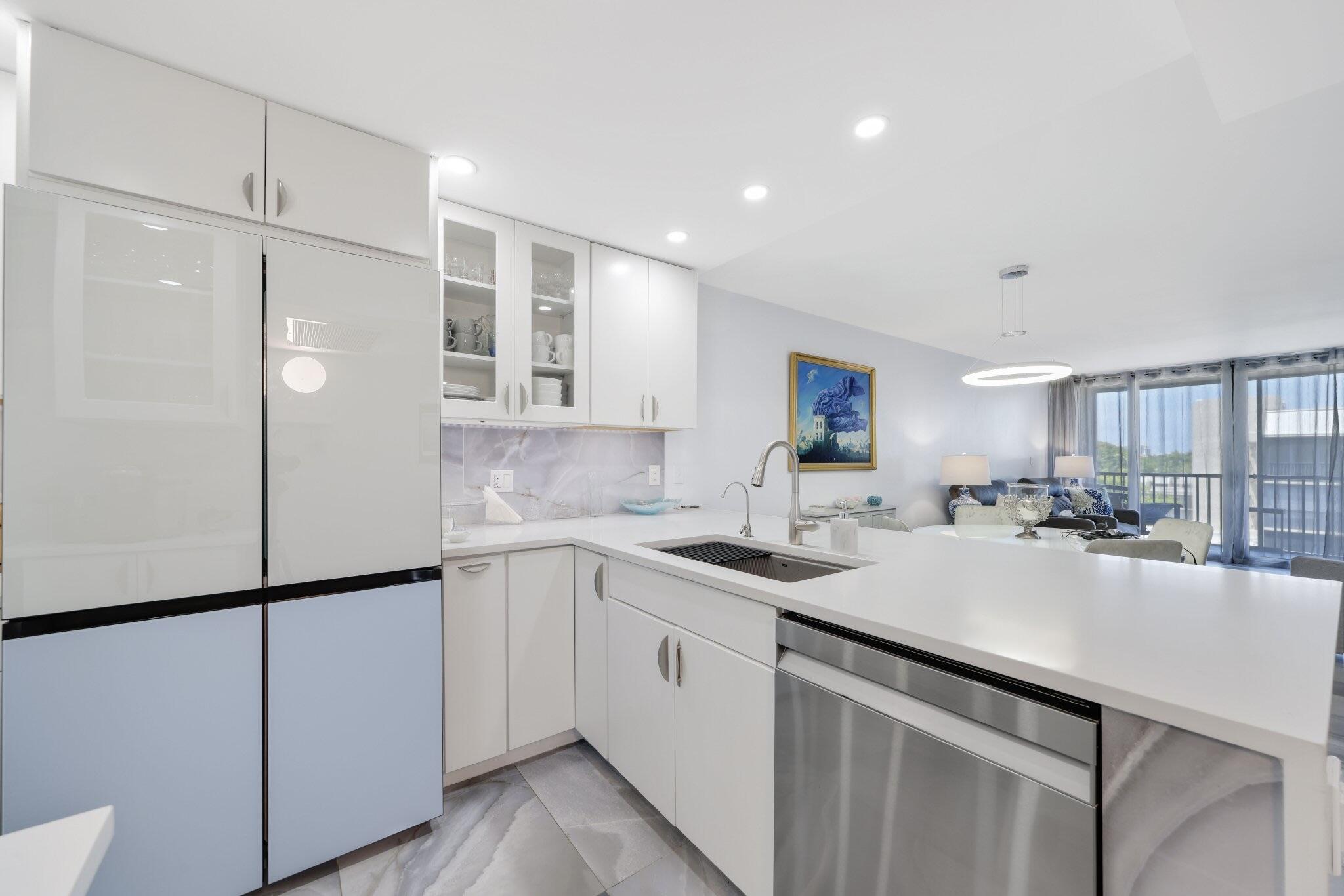 12 Royal Palm Way Unit 605