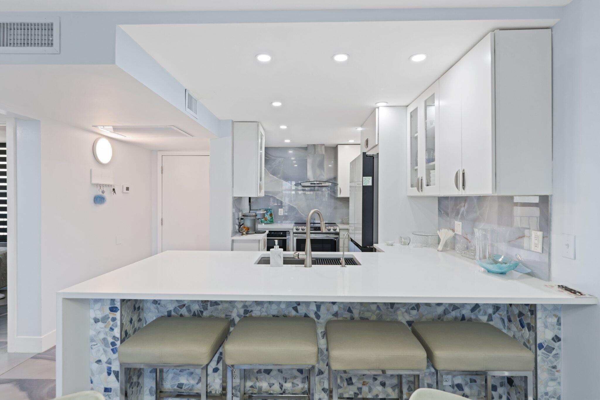 12 Royal Palm Way Unit 605