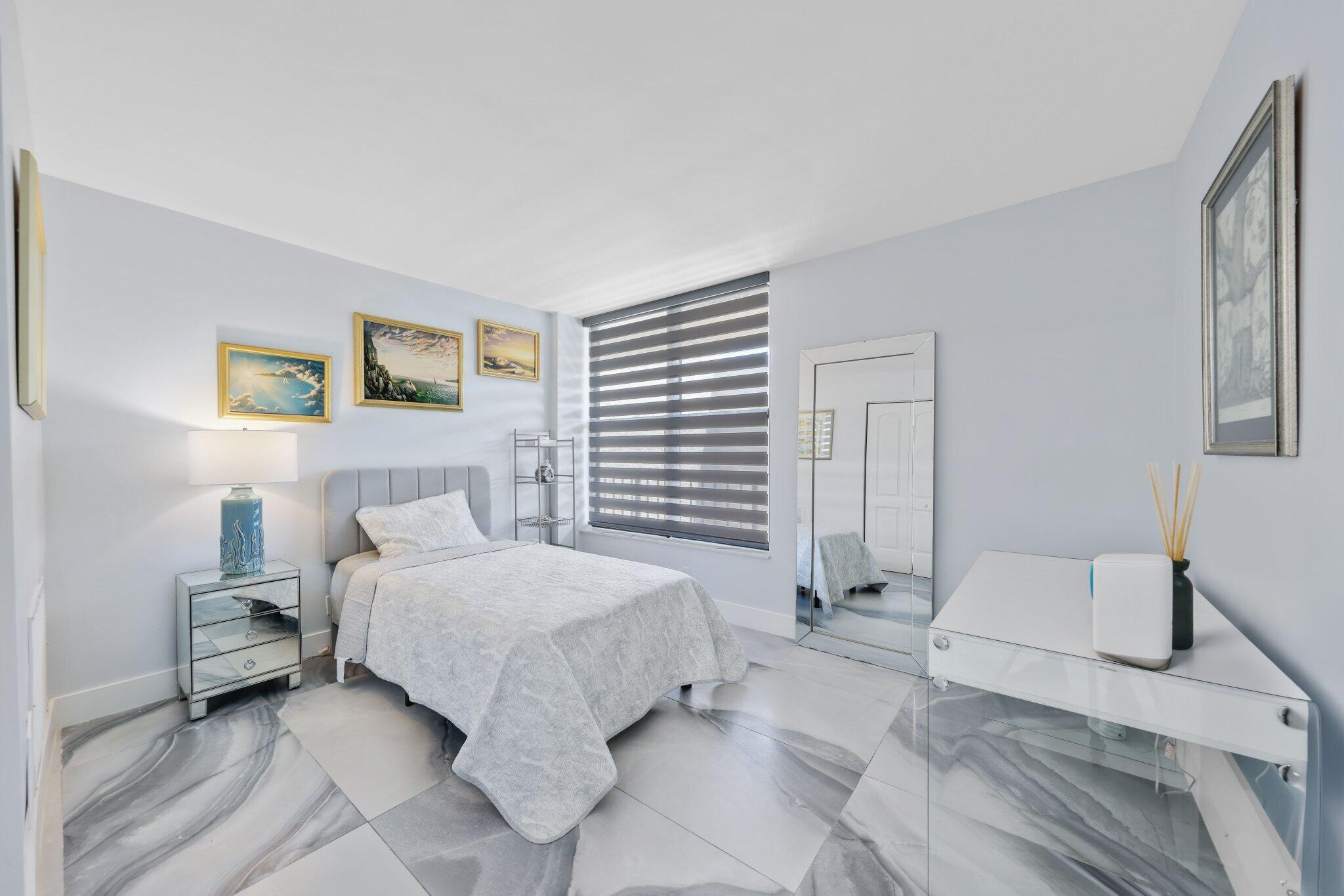 12 Royal Palm Way Unit 605