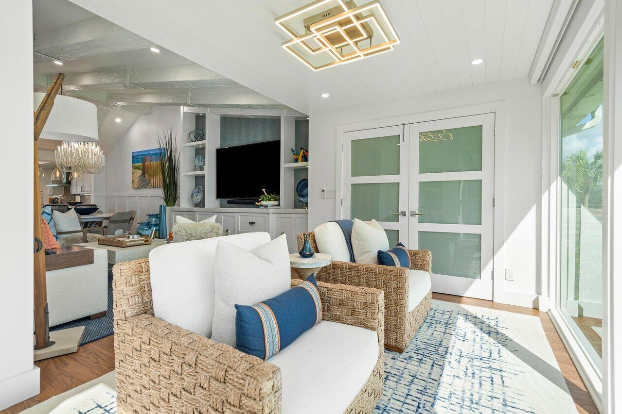 7459 Victory Lane 8805