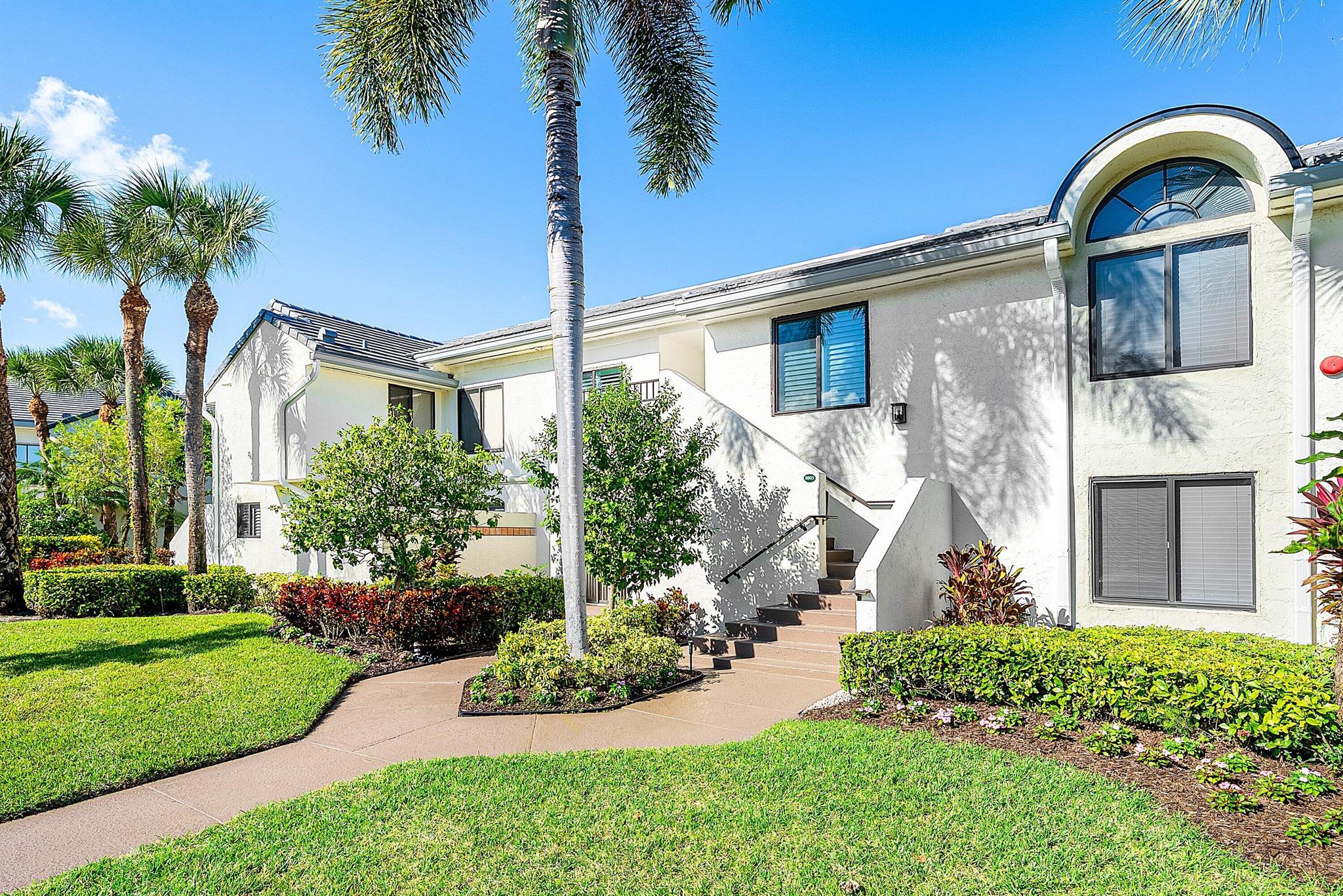 7459 Victory Lane 8805