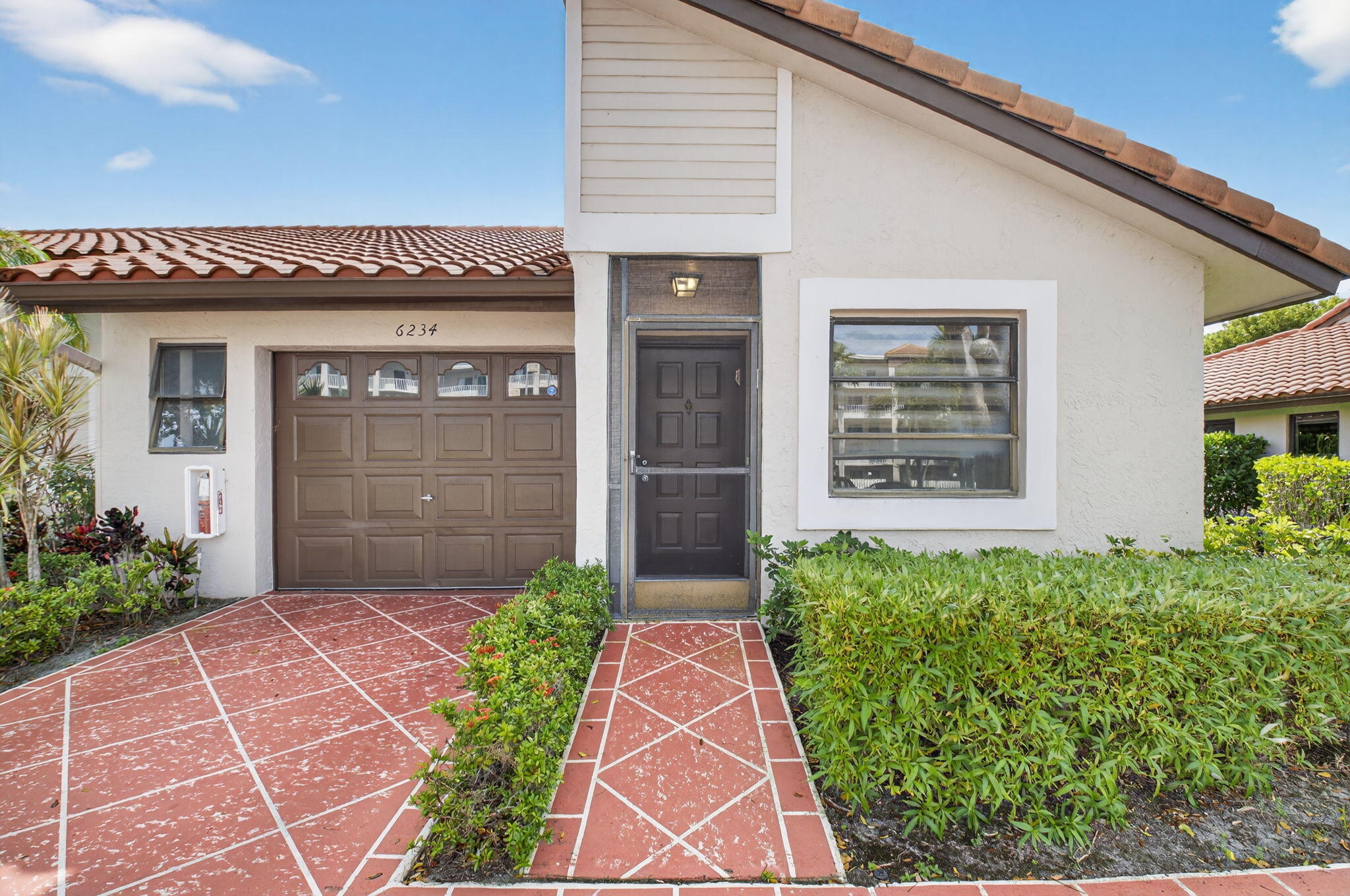 6234 Pointe Regal Circle