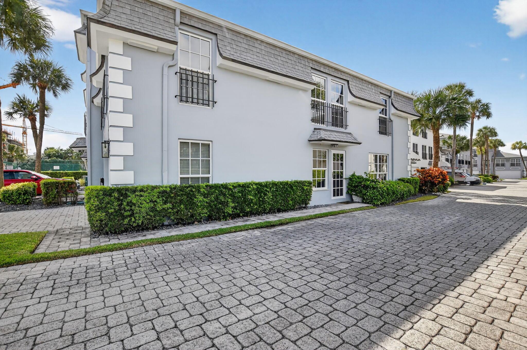 1194 Hillsboro Mile 74