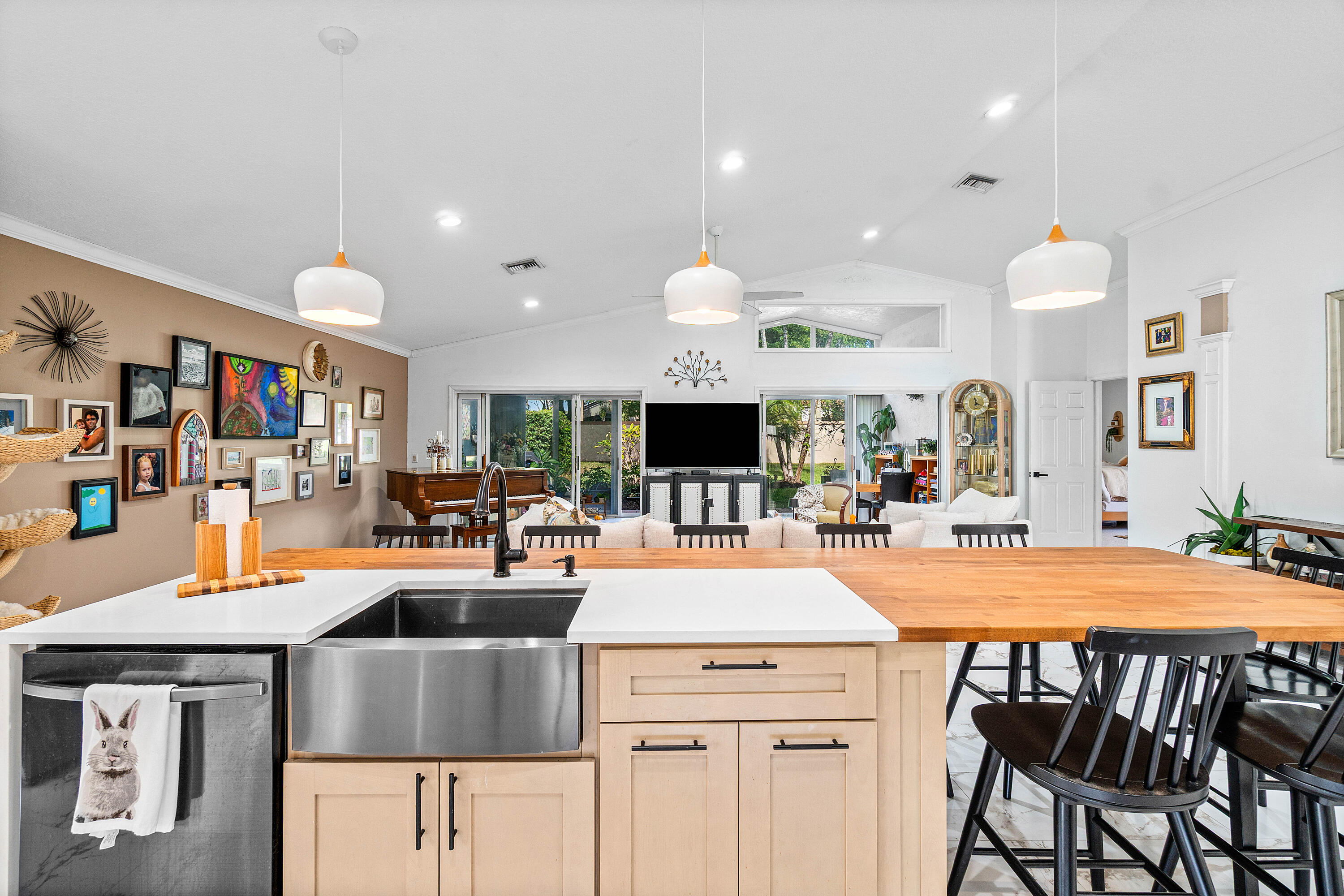 6805 Sun River Road