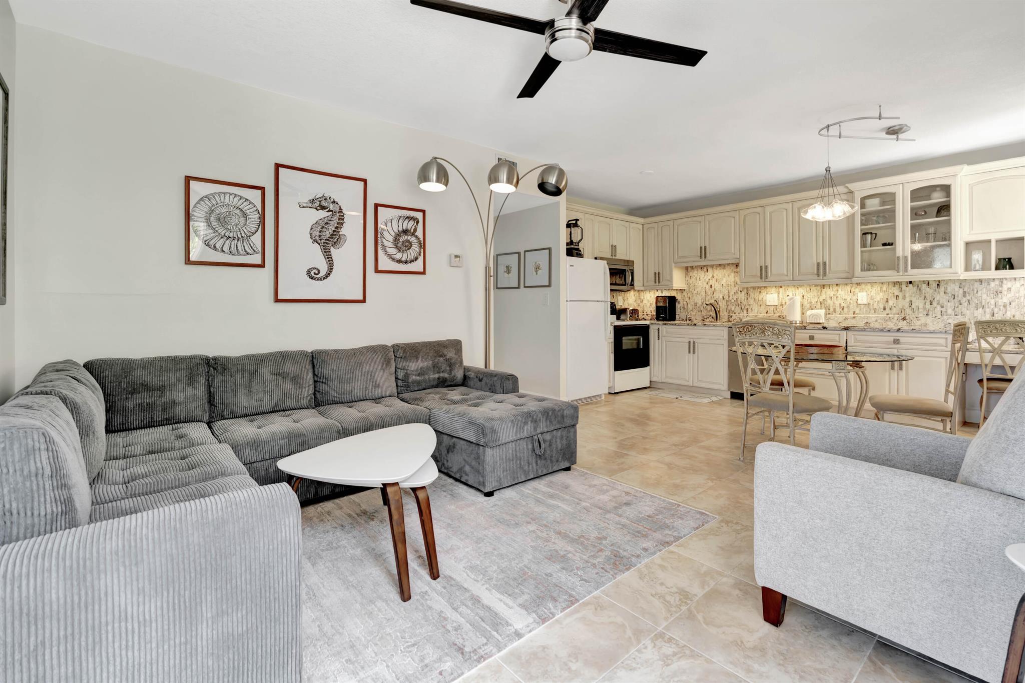 353 S Us Highway 1 A4