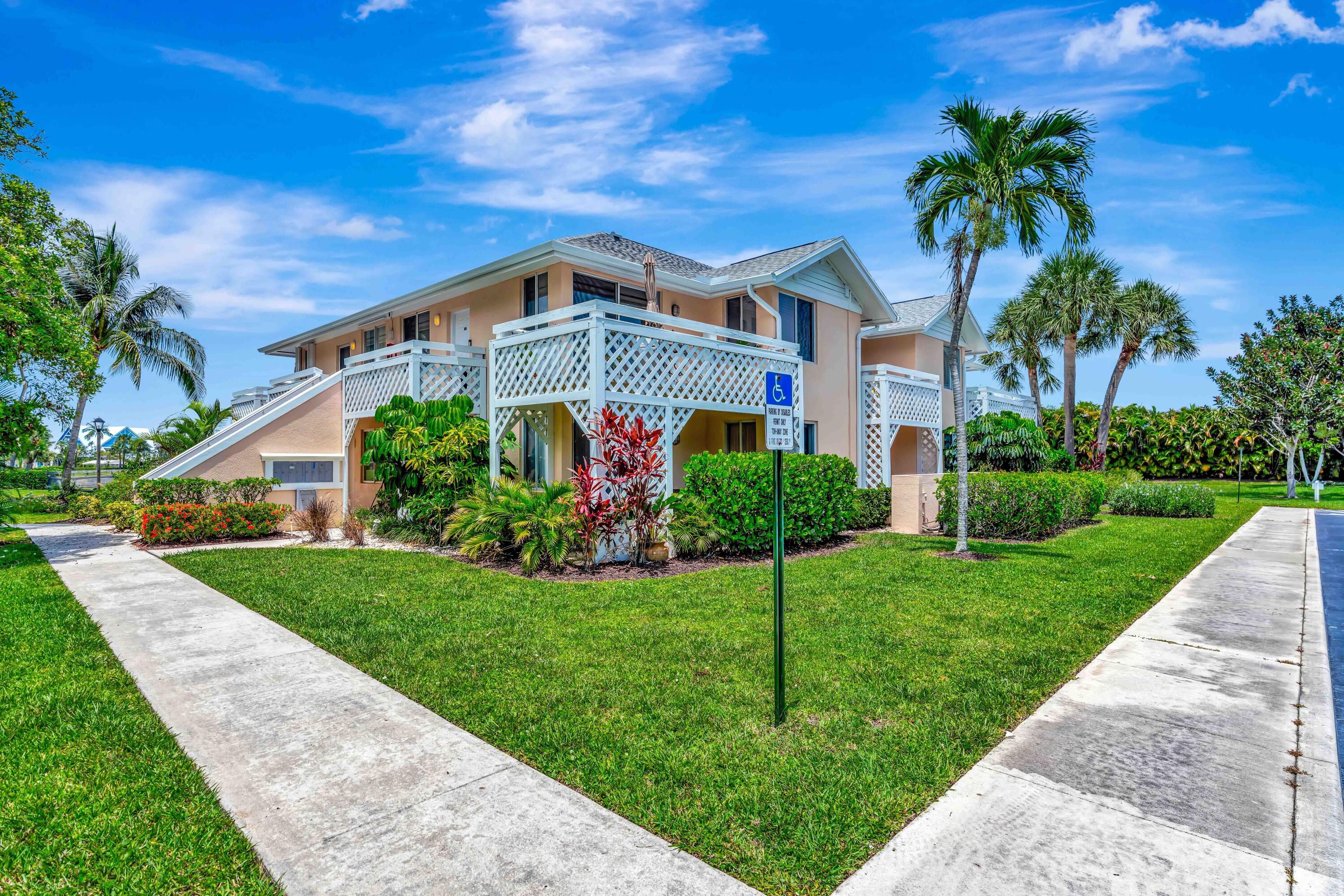 353 S Us Highway 1 A4