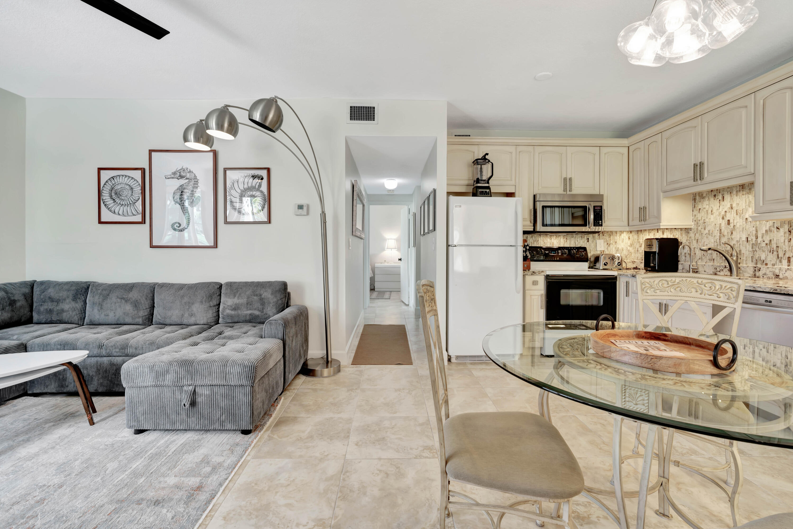 353 S Us Highway 1 A4