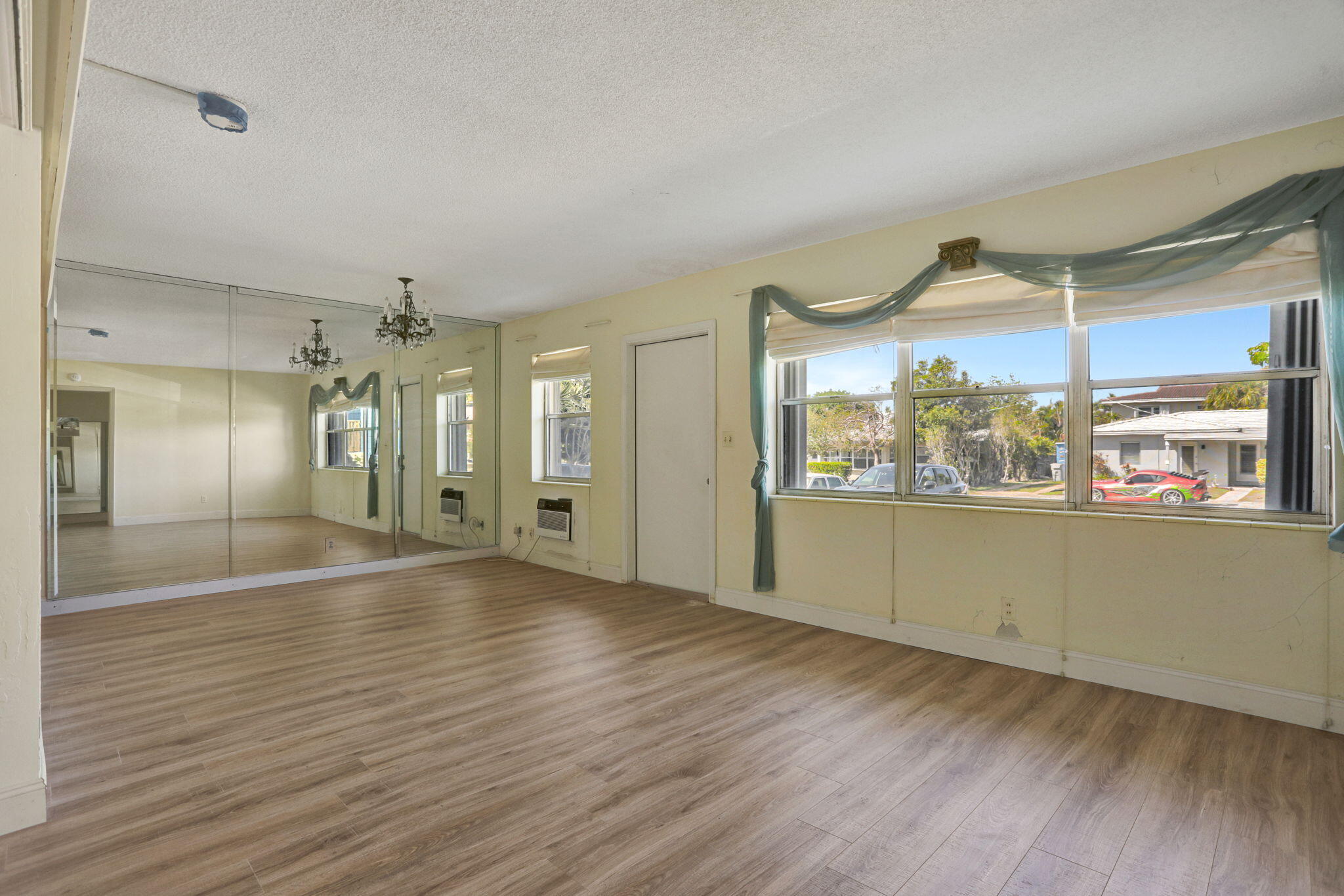 3212 NE 8th Court 7
