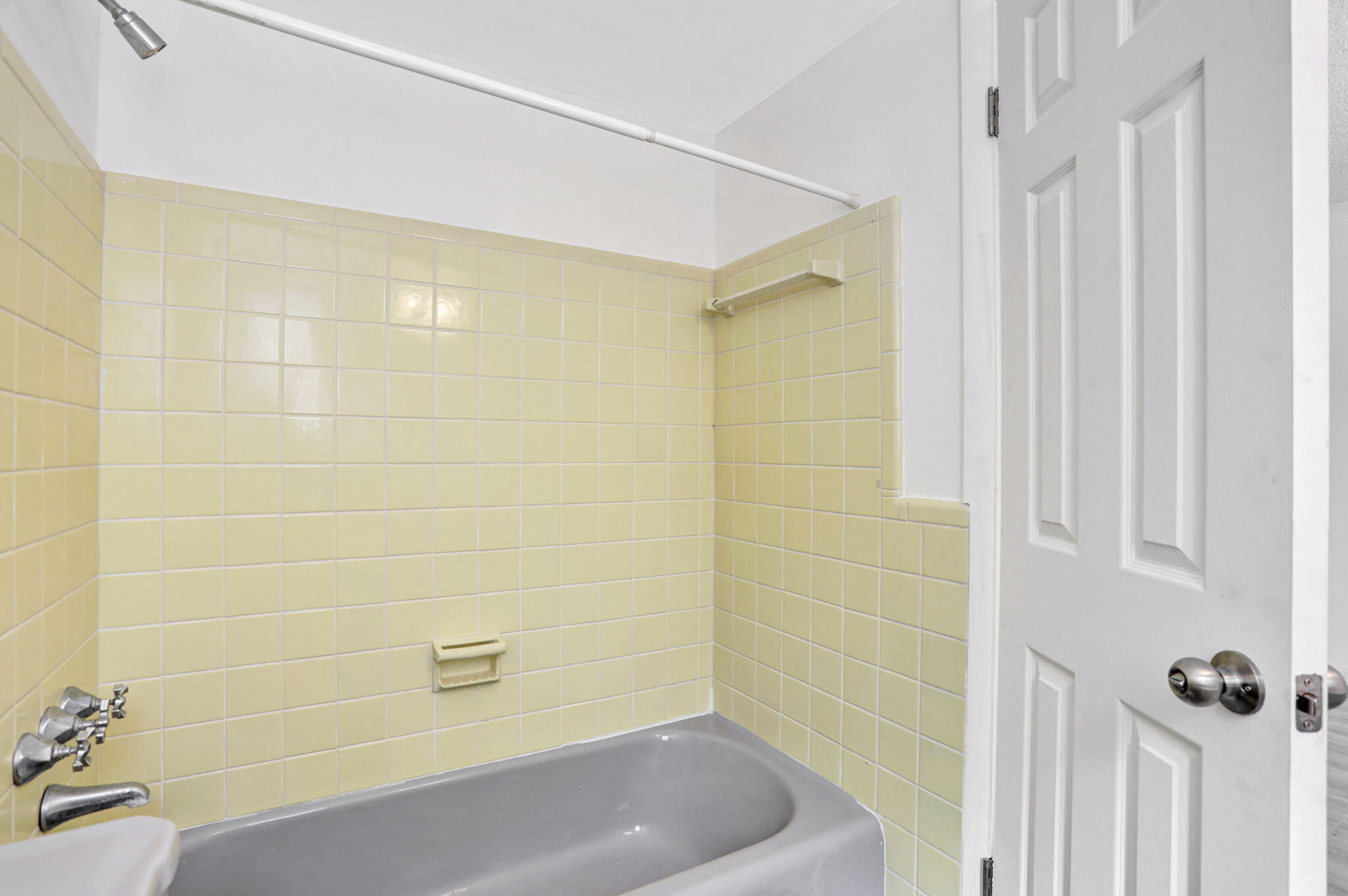 3212 NE 8th Court 7