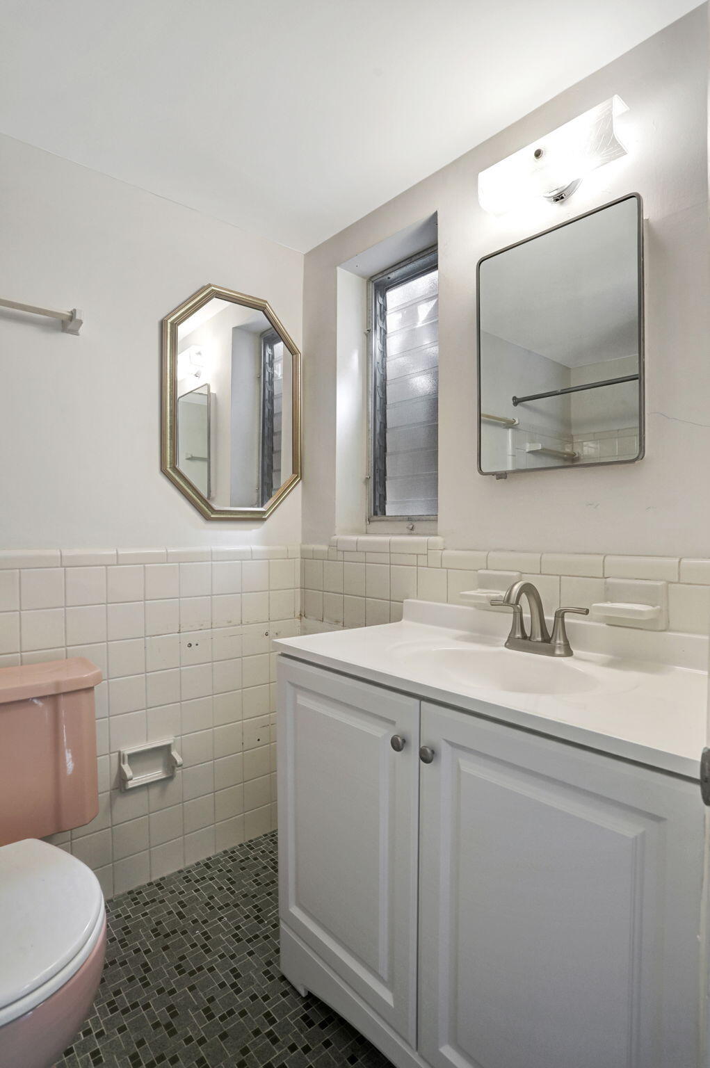 3212 NE 8th Court 7