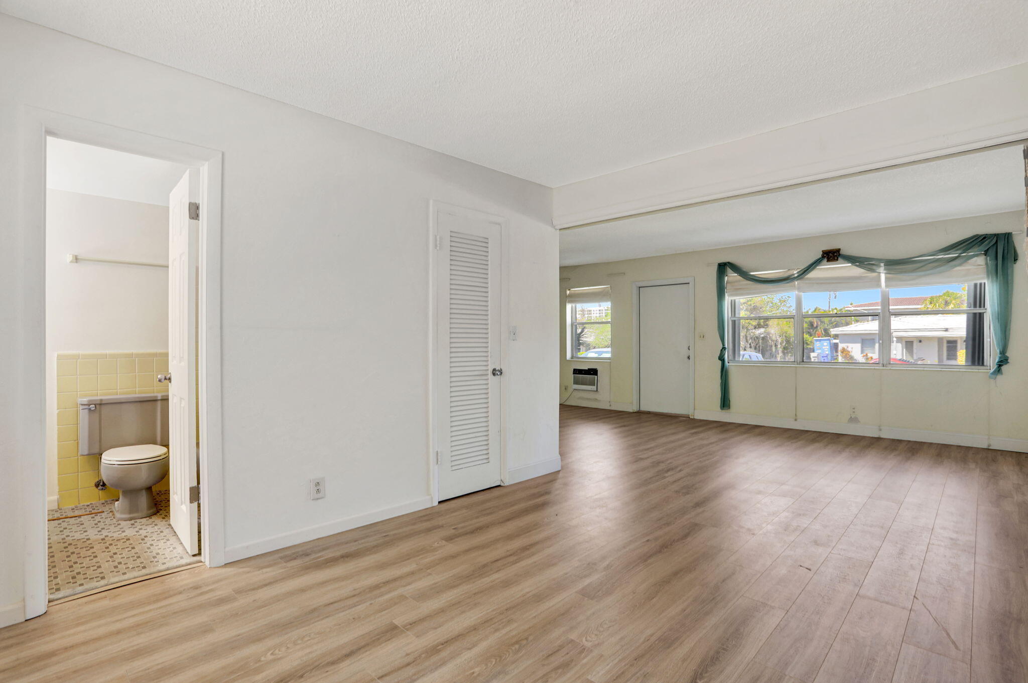3212 NE 8th Court 7