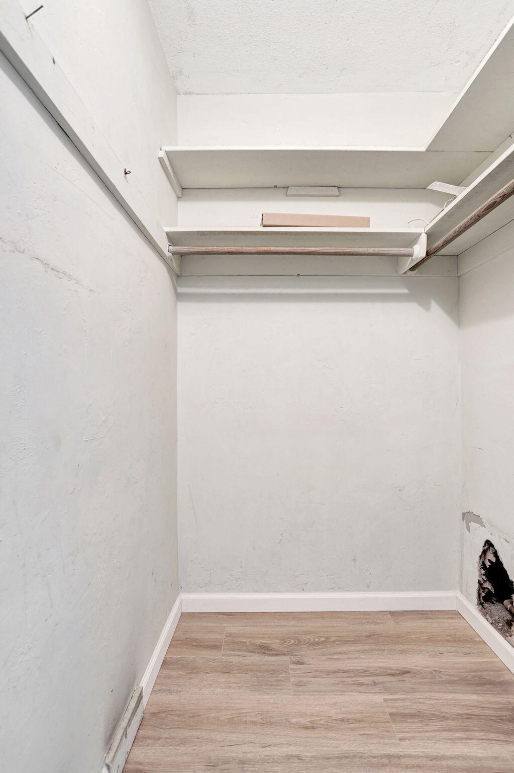 3212 NE 8th Court 7