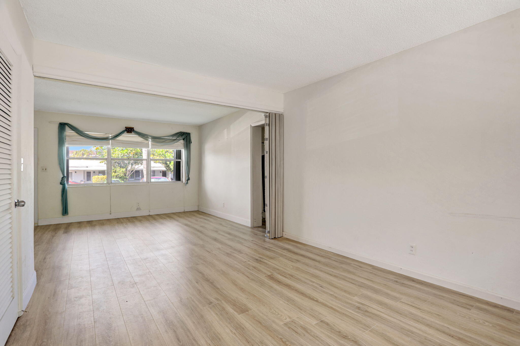 3212 NE 8th Court 7