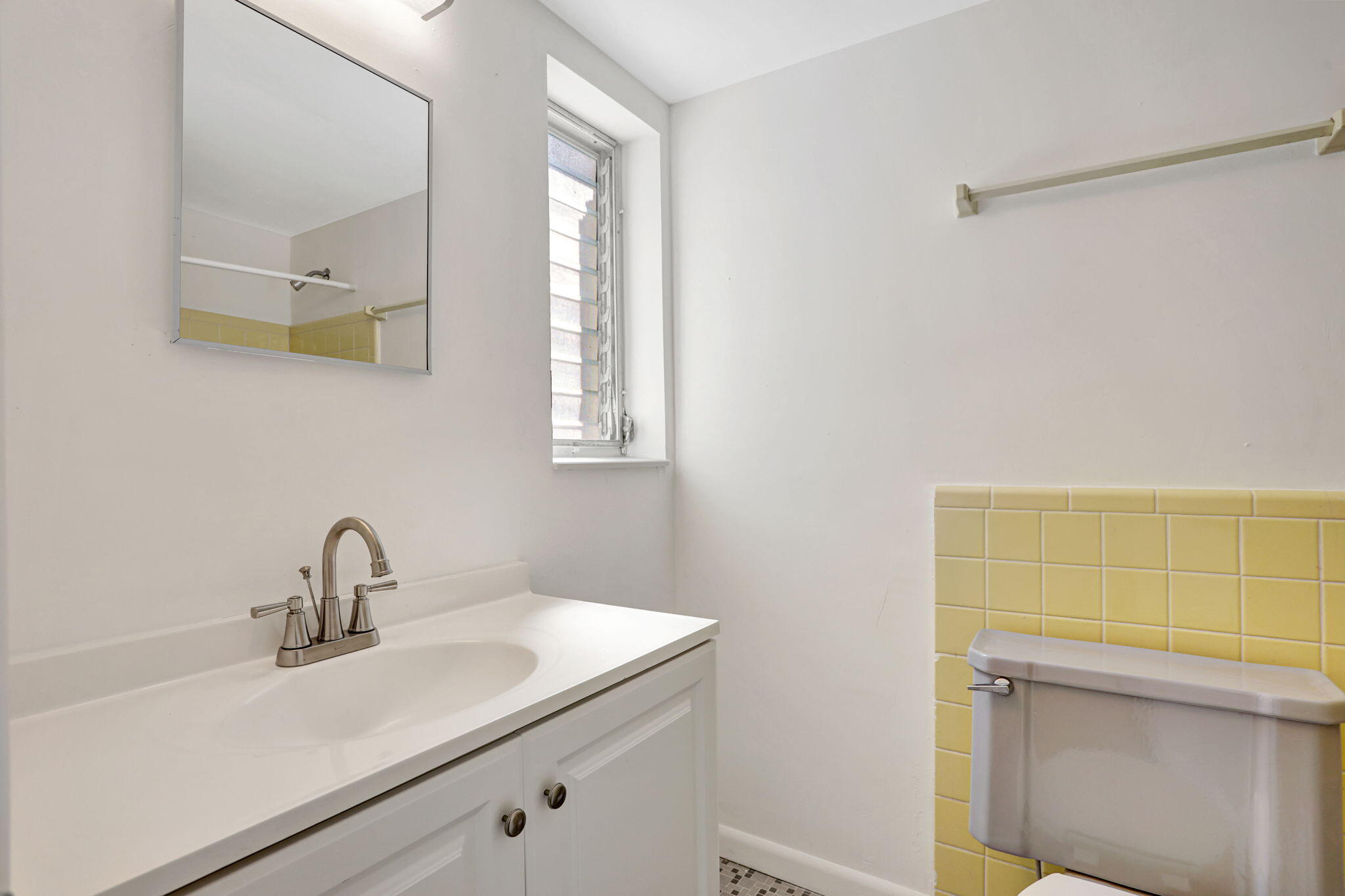 3212 NE 8th Court 7