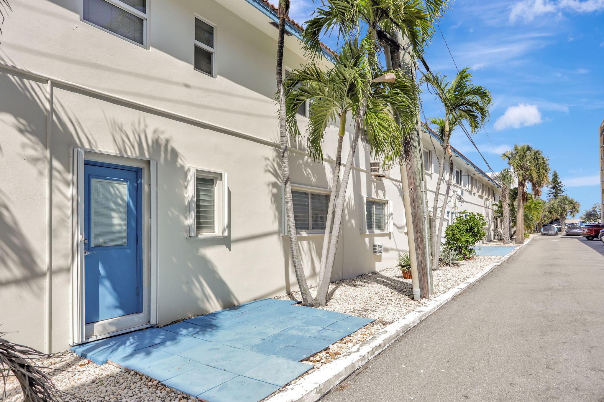 3212 NE 8th Court 7