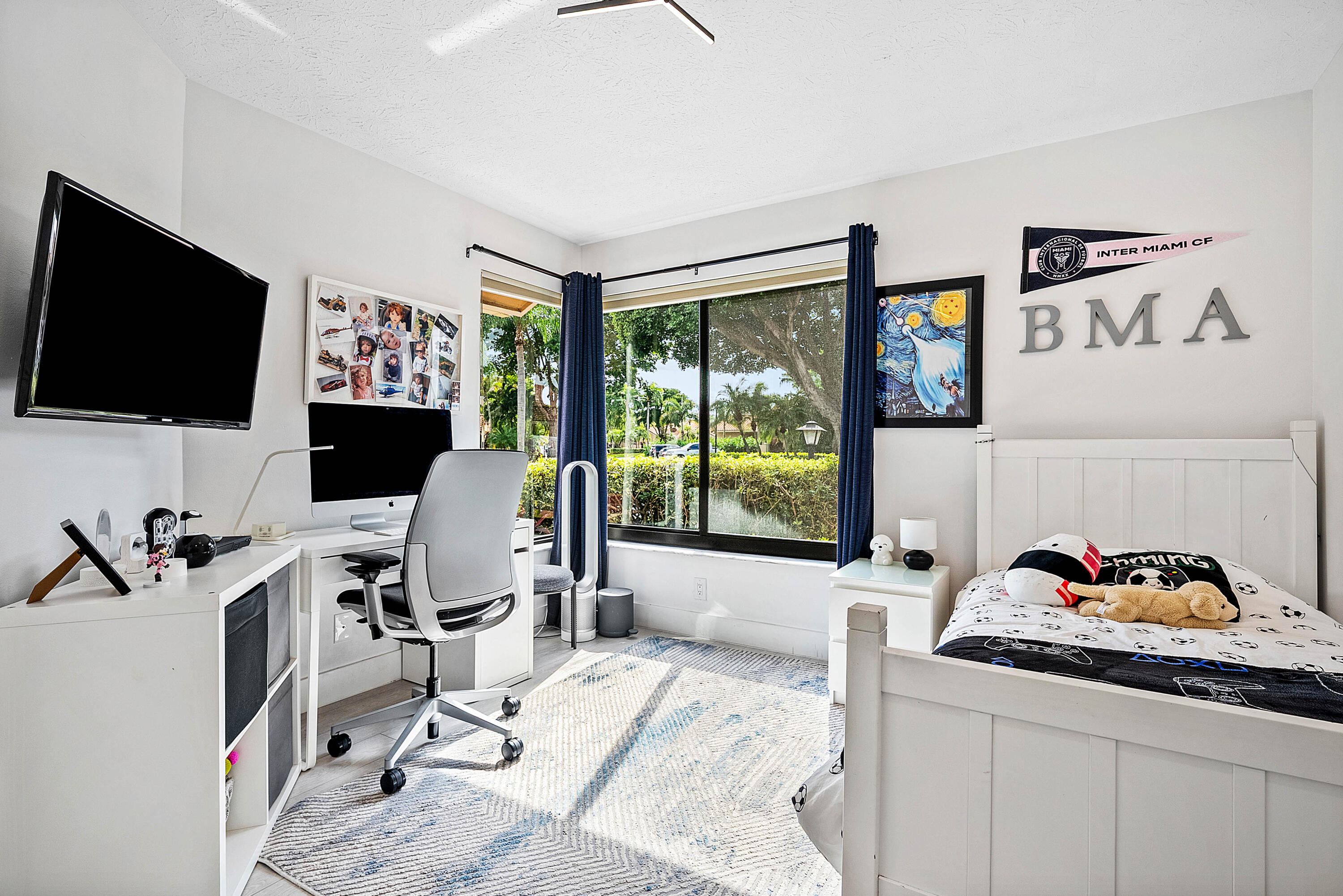 22627 Meridiana Drive